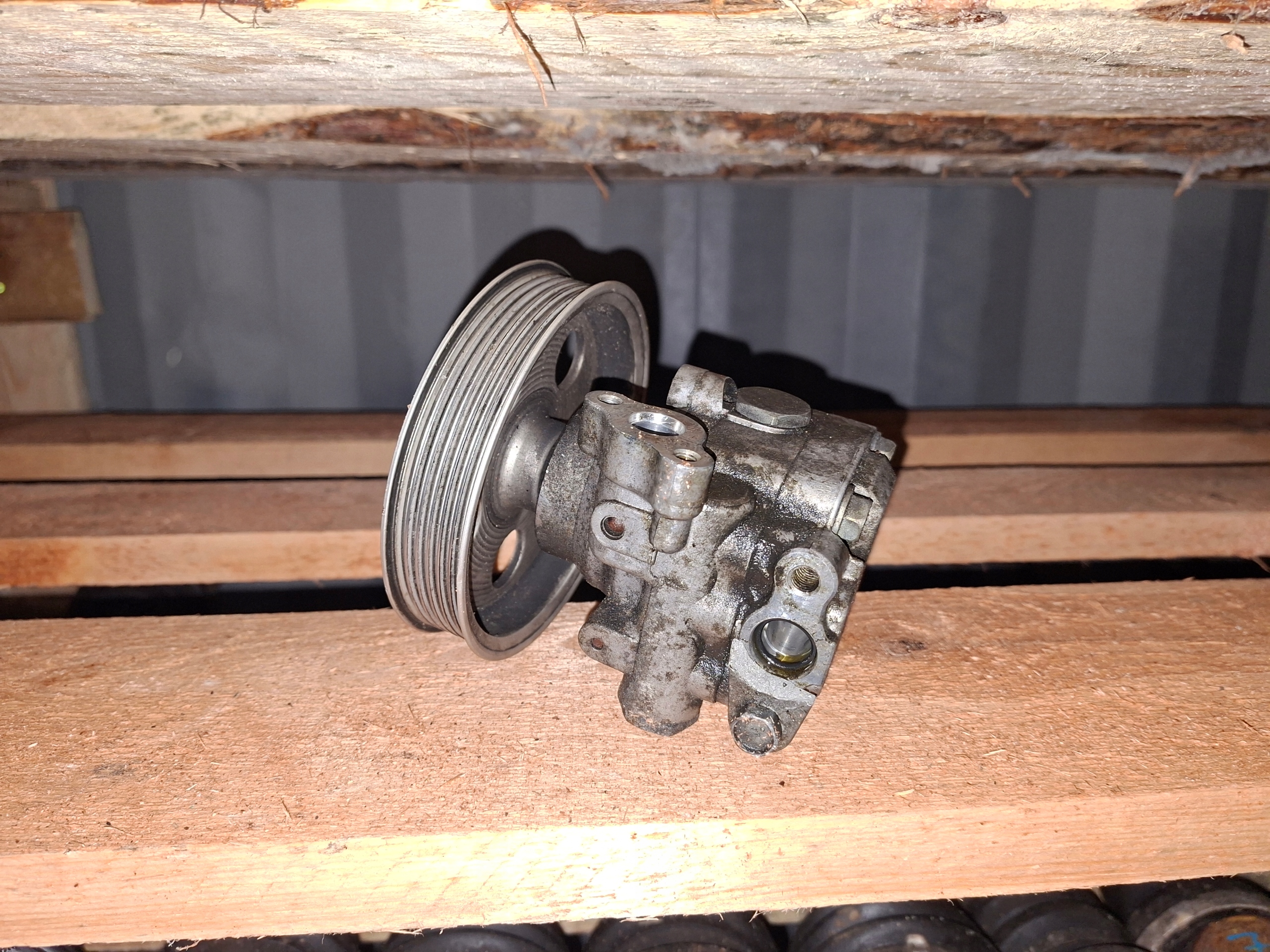 servo pump wheel AUDI A4 B8 8K0145153F