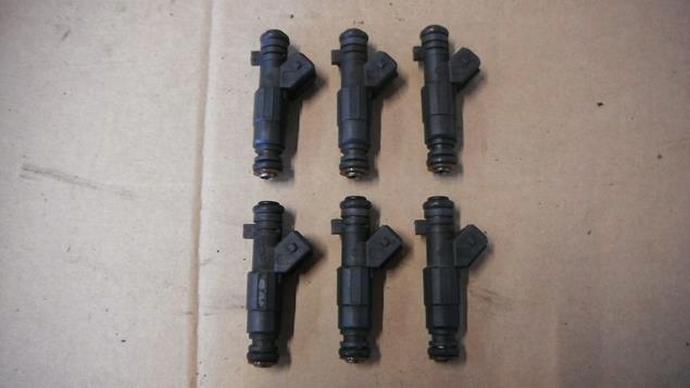 VECTRA B 2,6 99-02 WTRYSKIWACZ PALIWA 0280156045