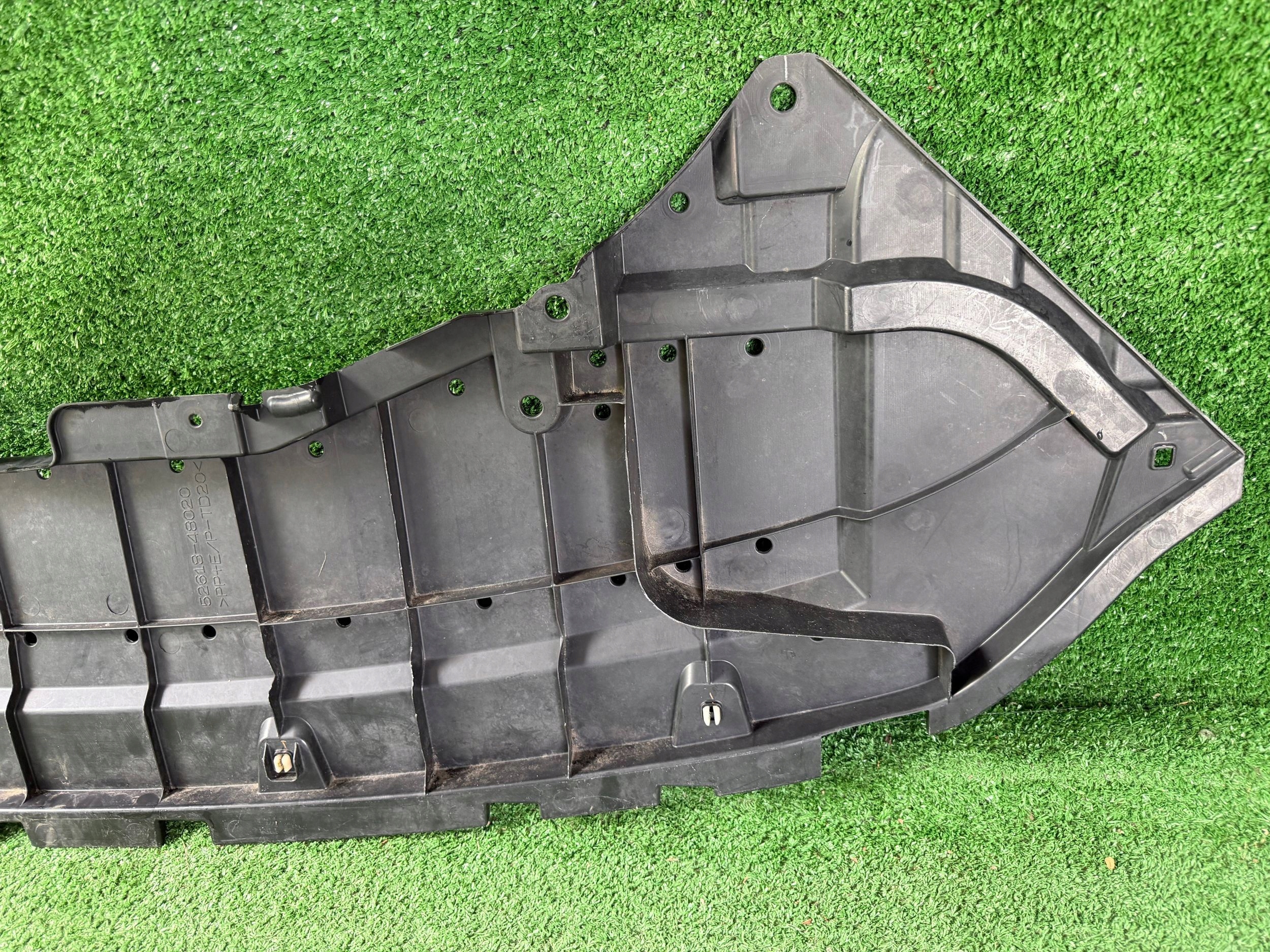LEXUS RX IV cover below bumper front 52618-48020