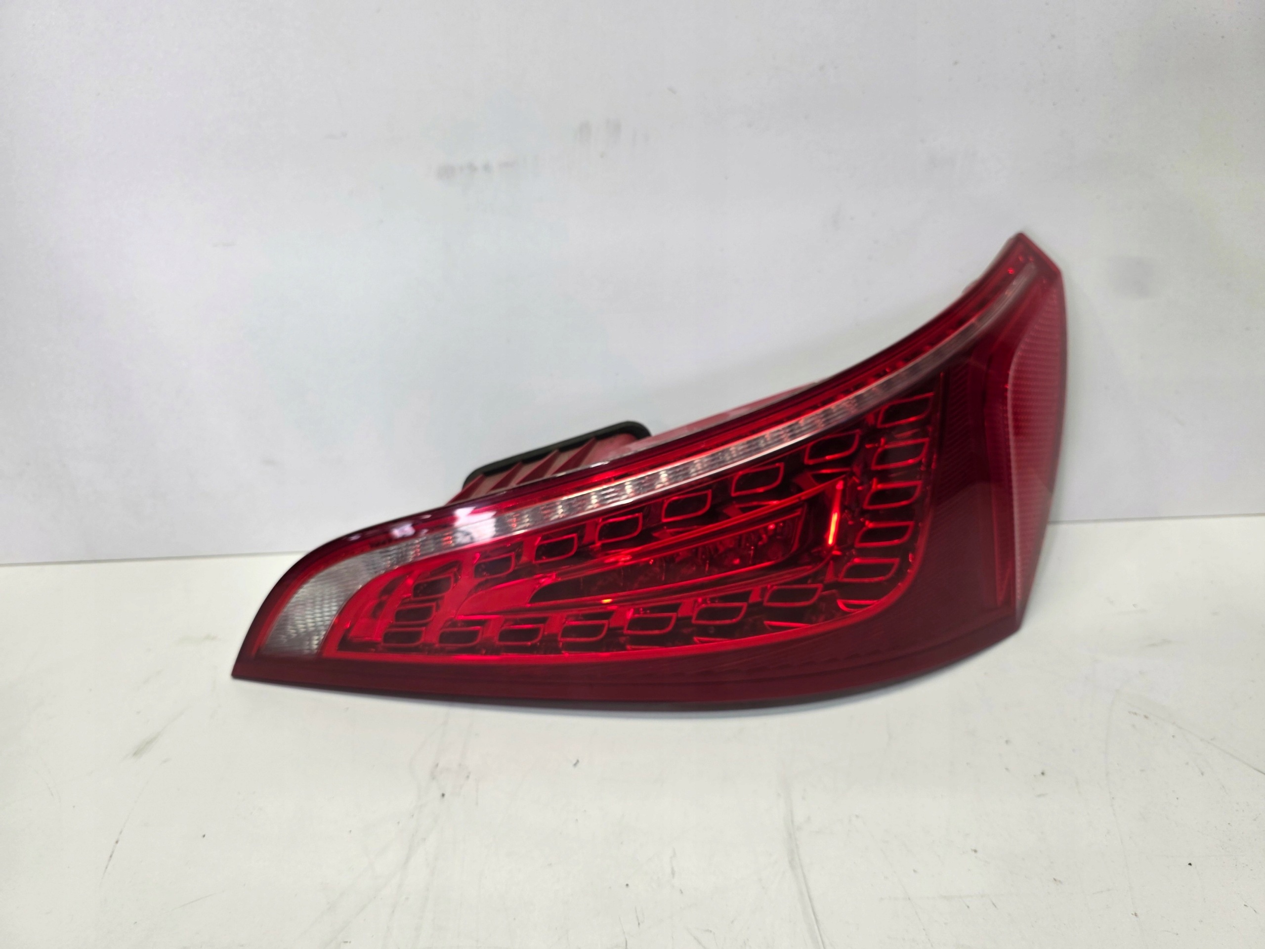 light right rear part AUDI Q5 8R 8R0945094A LED original