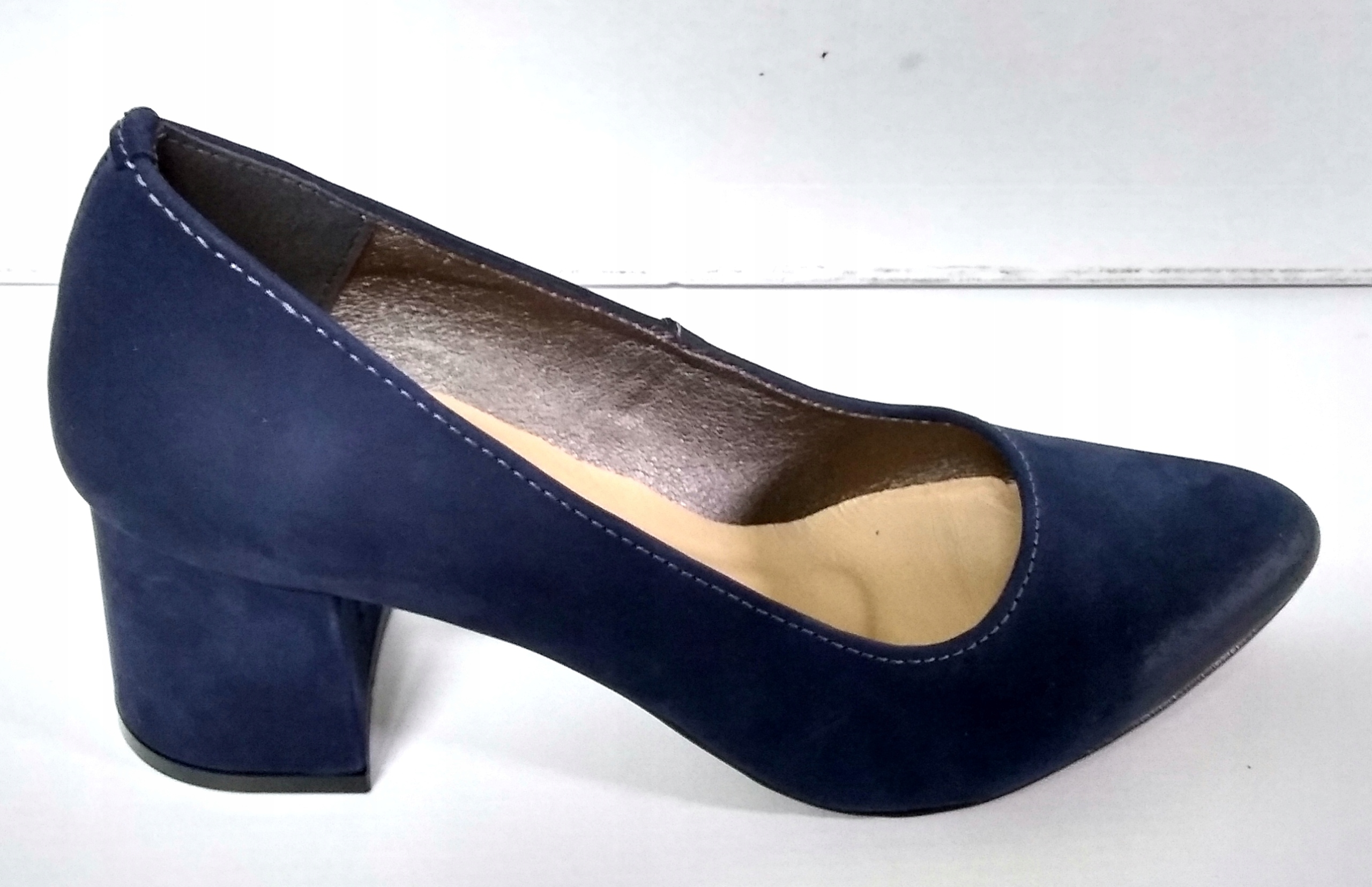 STYLOWE WYGODNE CZÓŁENKA SKÓRA NATURALNA UNI-730 Kod producenta UNI.730.GRA.NUB