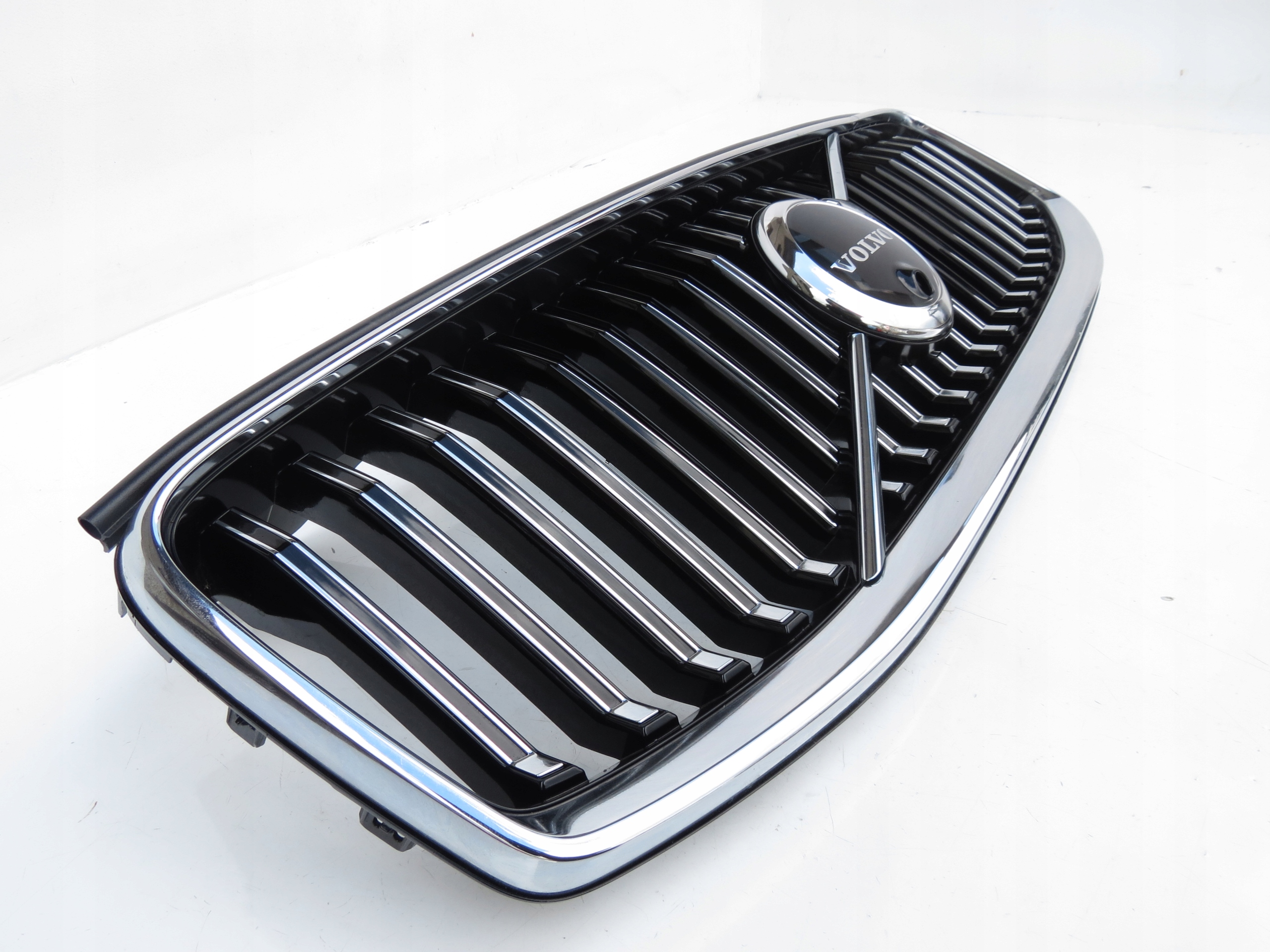 grill grille radiator KAMERA VOLVO XC60 II 17