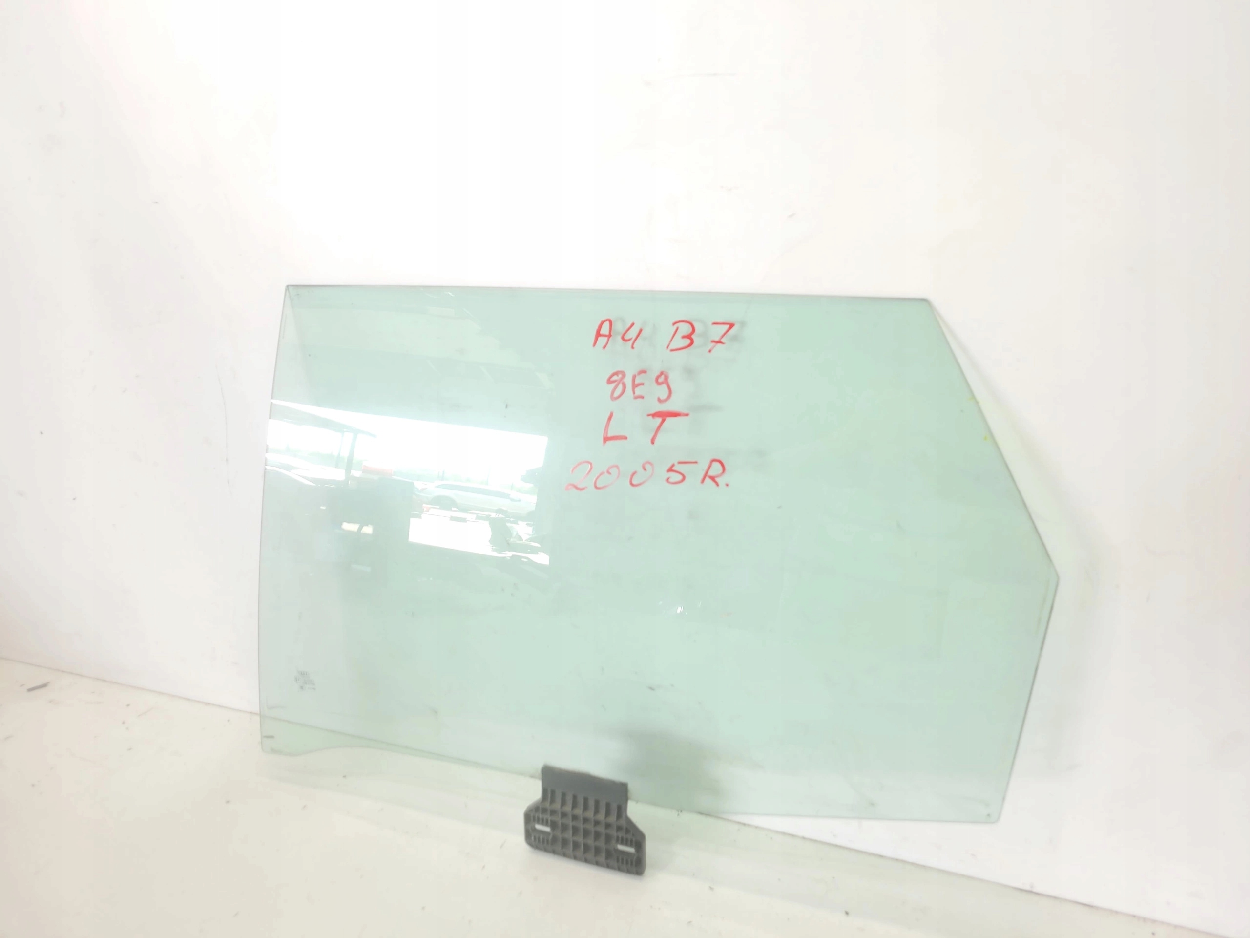 window door left rear part AUDI A4 B7 8E9 AVANT 2005 ROK