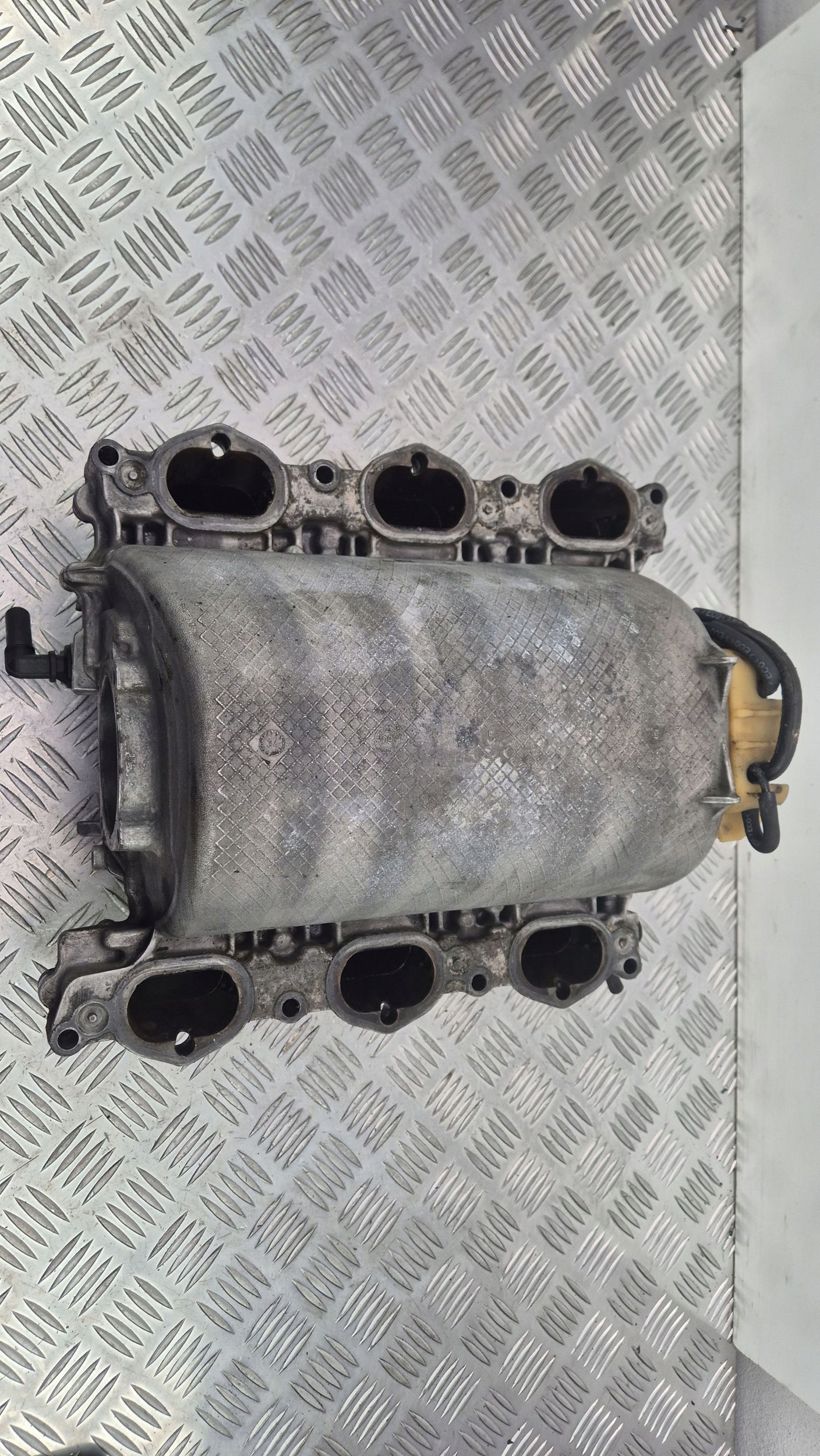 Mercedes E350 W212 intake manifold M272.977 A2721402401