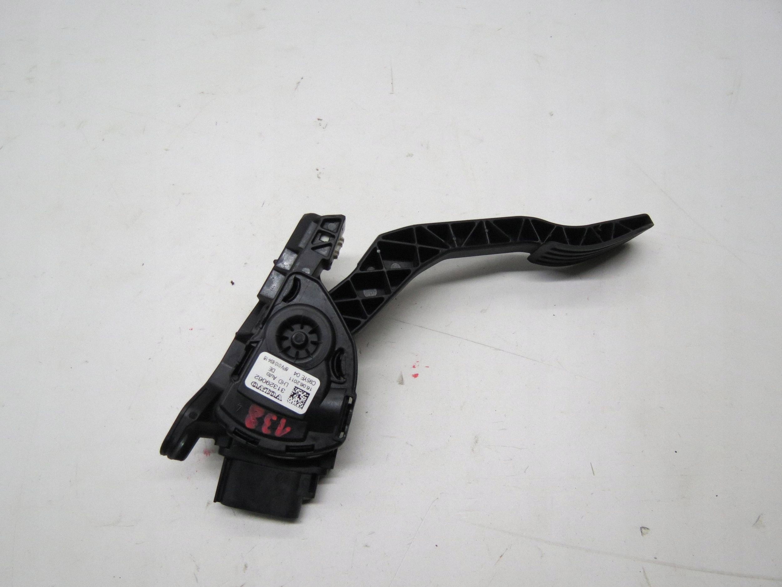 accelerator pedal potentiometer VOLVO S60 II V60 and 31329062
