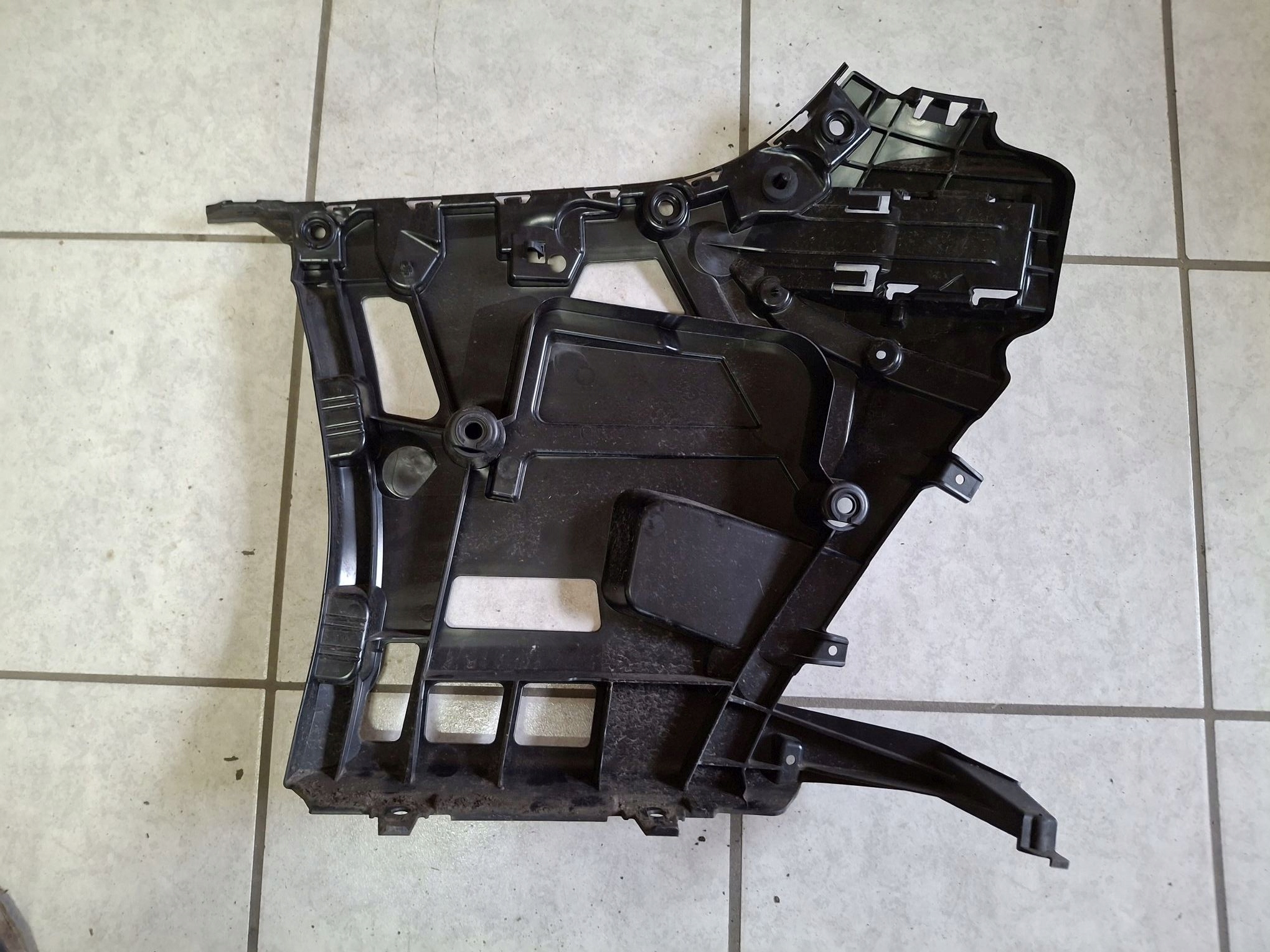 rechts oder links stoßstangenführung hinten BMW 3 G21 LIFT 2022->