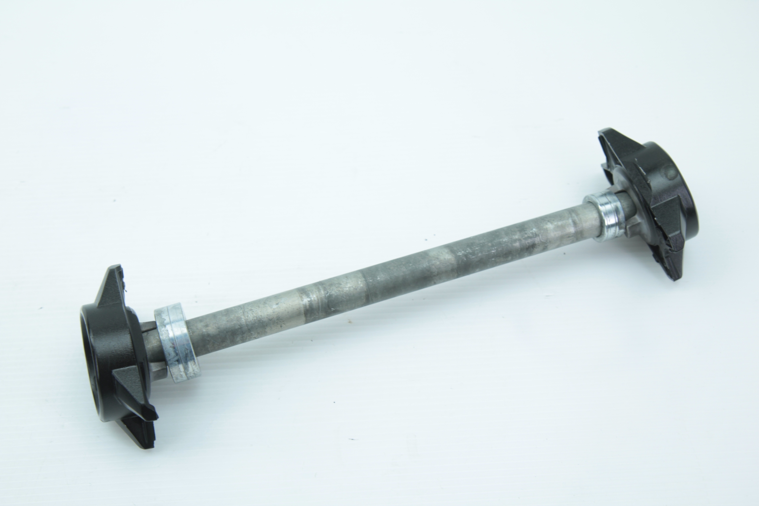 YAMAHA YZF R7 22- OŚ OŚKA TYŁ