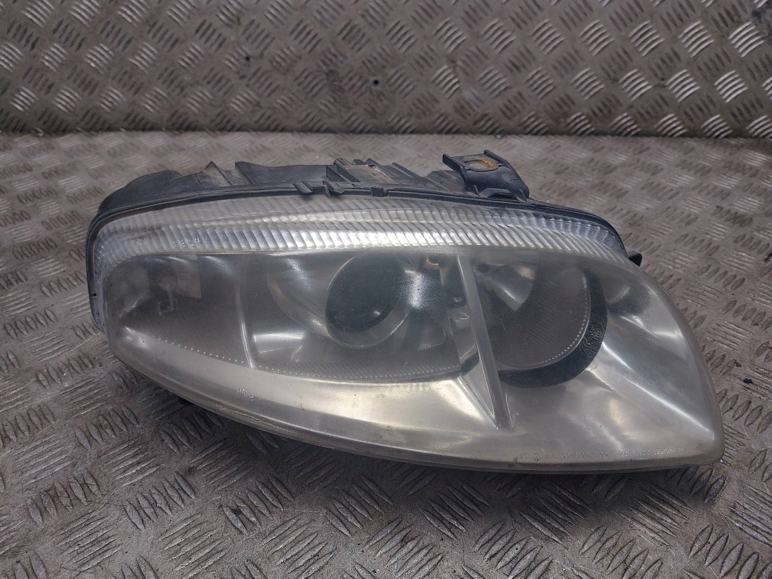 light right front ALFA ROMEO GT and XENON 60681585