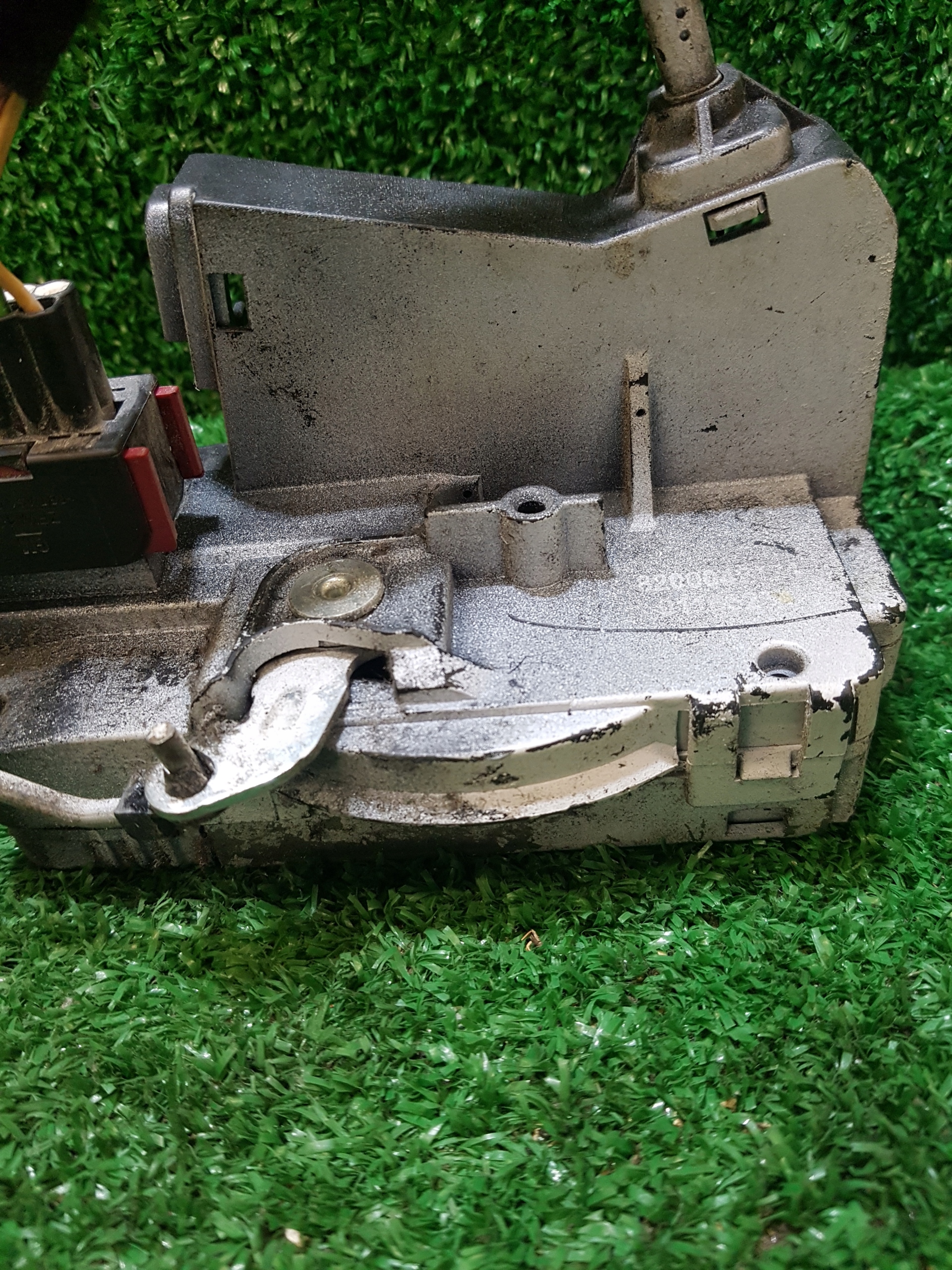 lock door right front RENAULT TRAFIC 2 3 PINY