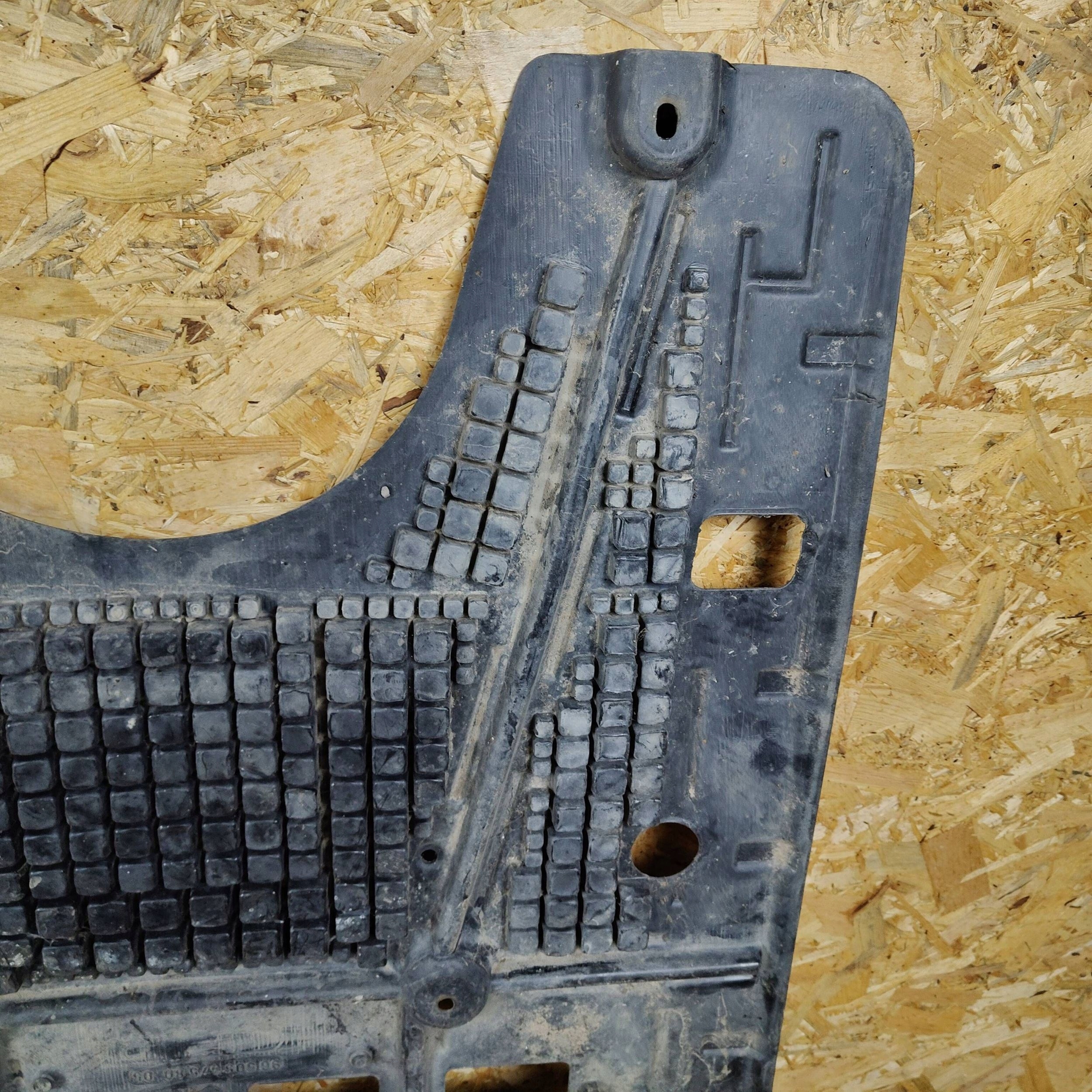 cover below engine Citroen C4 and 9650547580