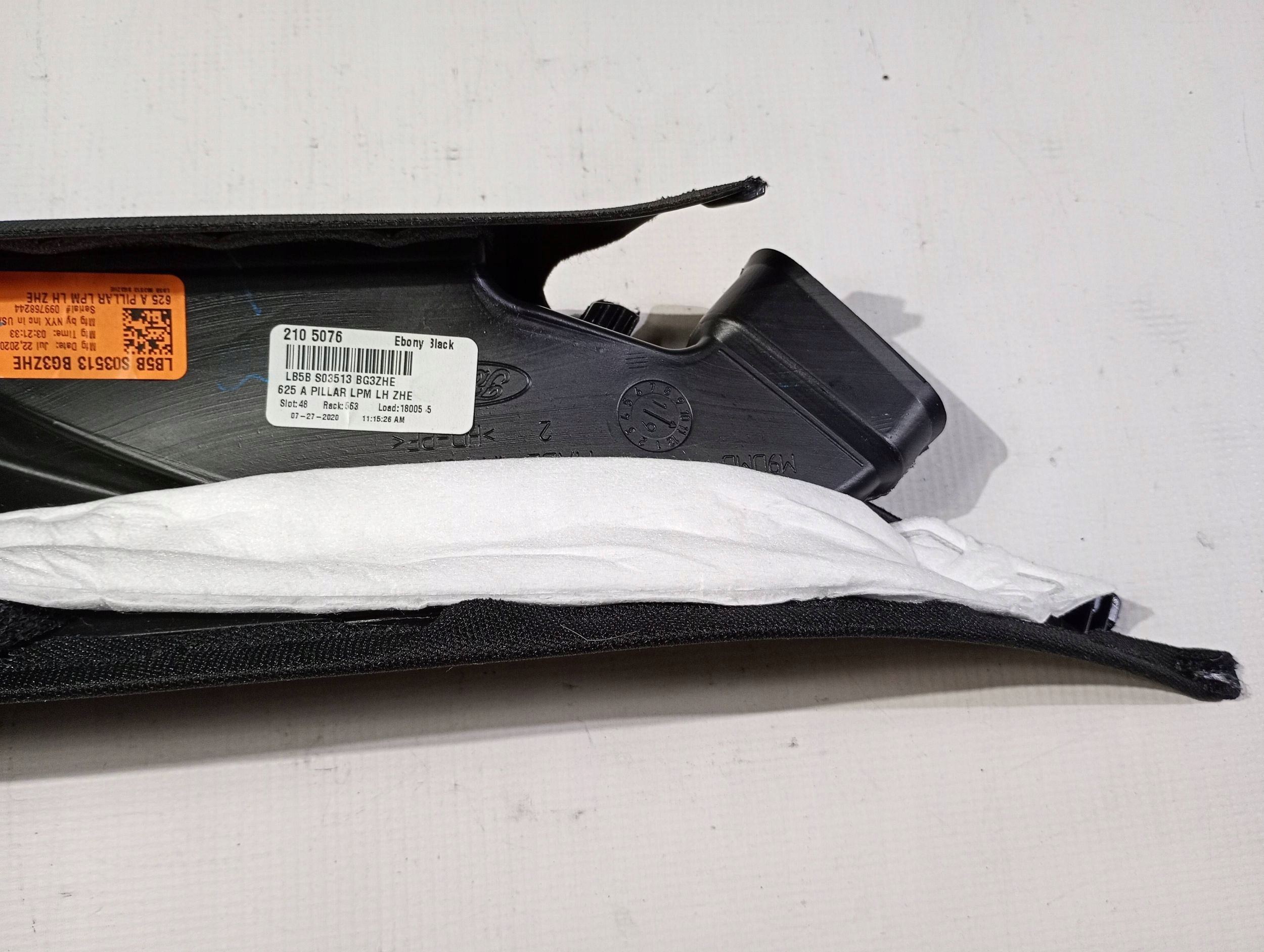 side slupka A cover left side Ford Explorer VI 3.0 ST 2020