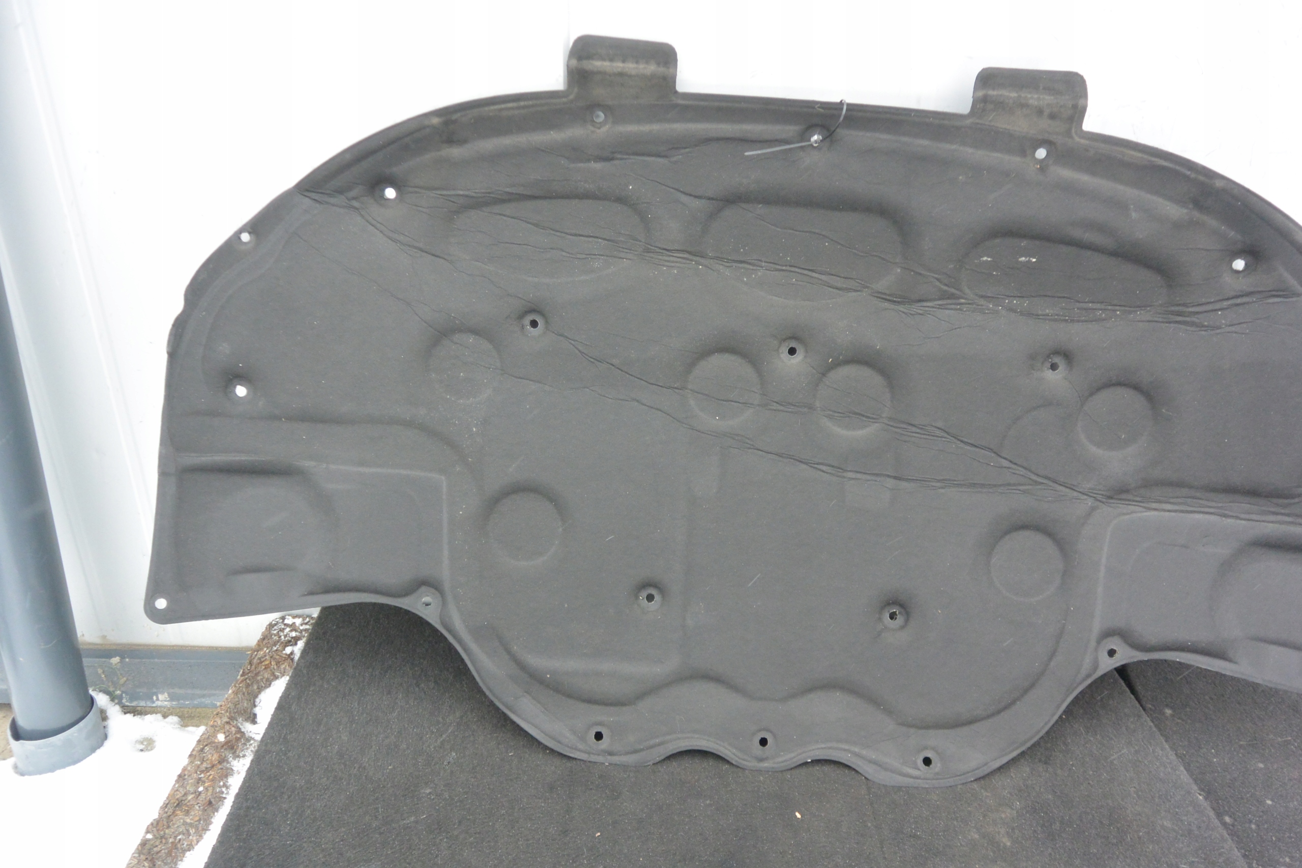 PODBITKA INSONORISATION DU CAPOT MERCEDES C-KLASA W204