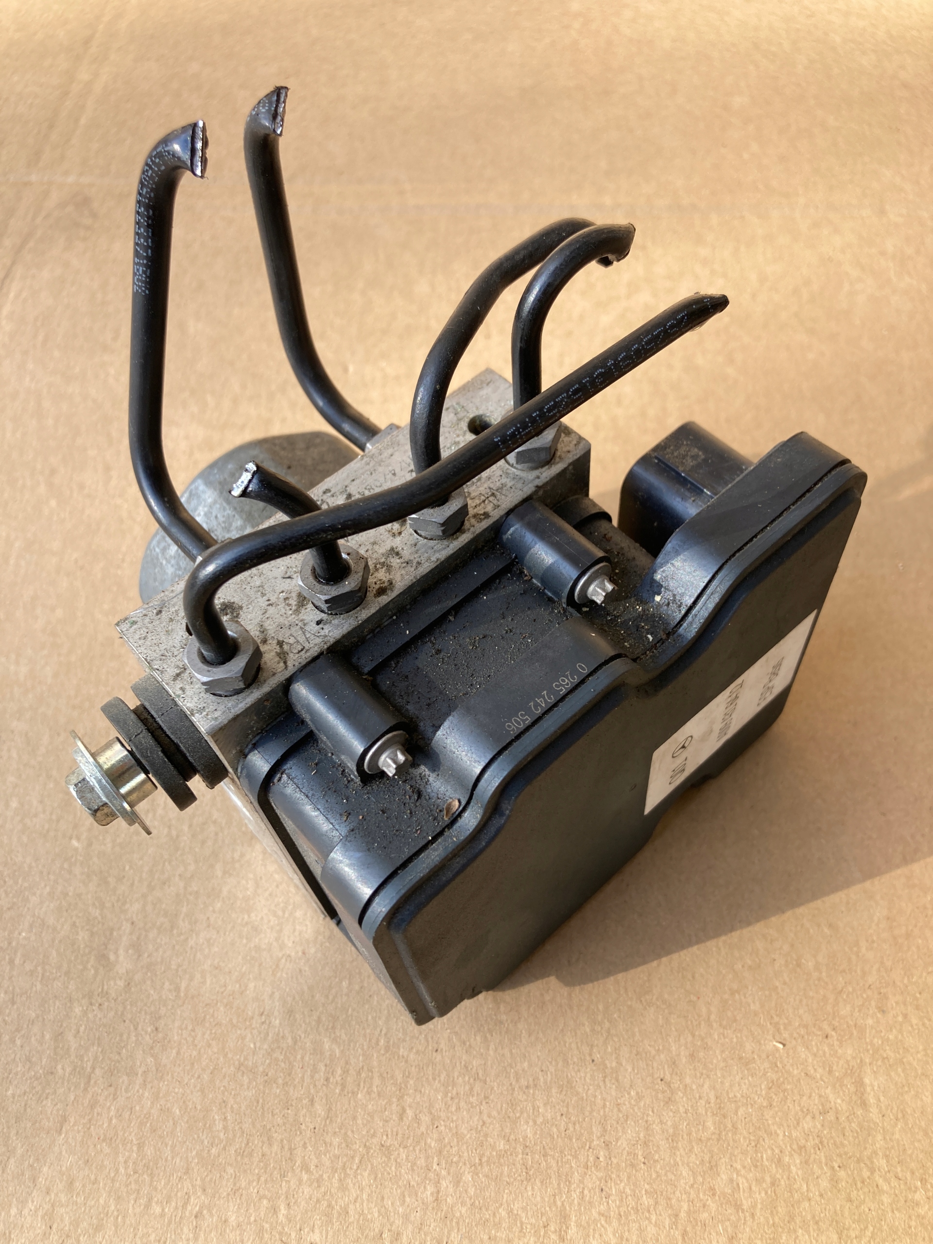 Главный тормозной цилиндр ABS MERCEDES W246 A0094316412