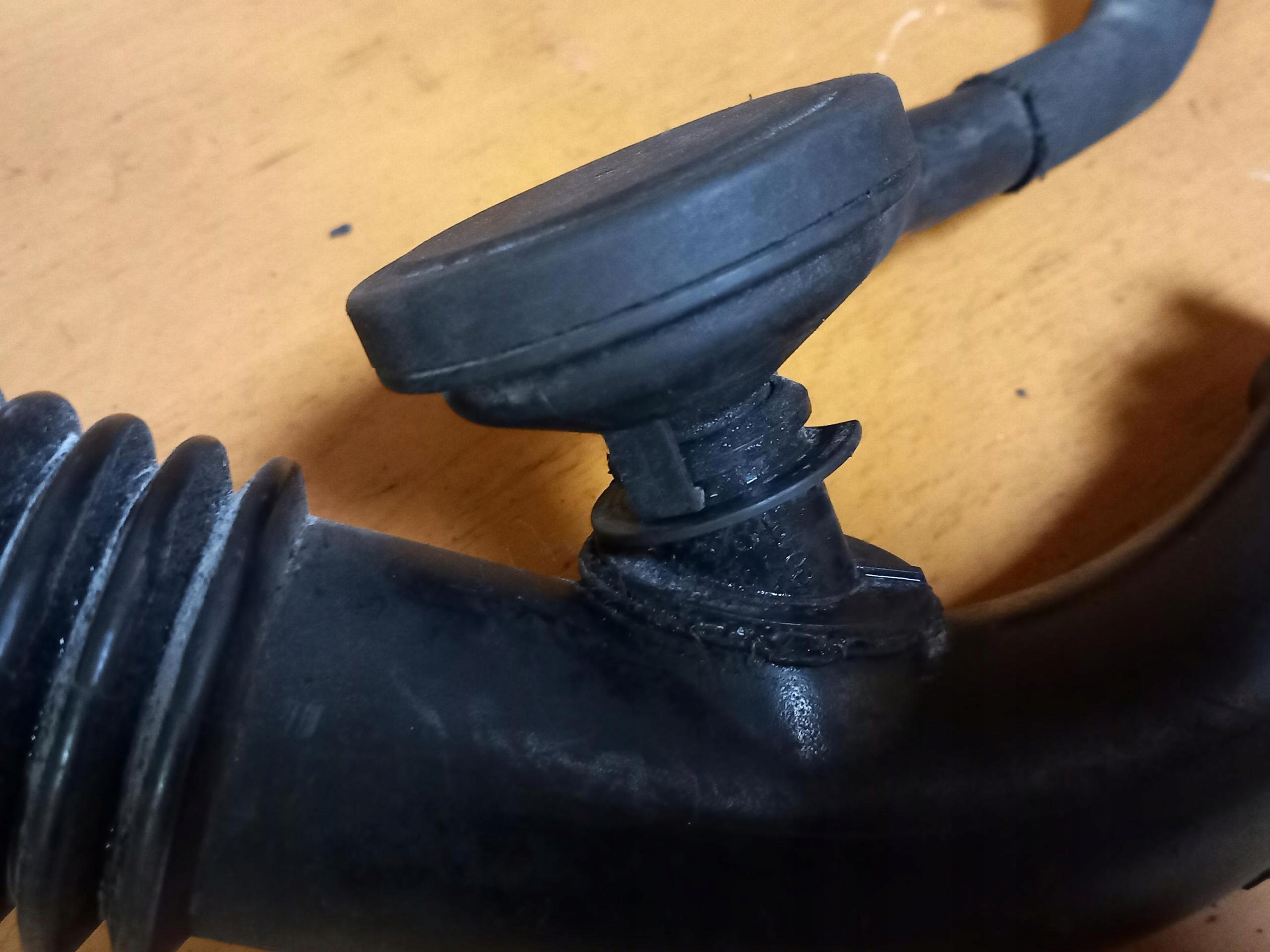 pipe wiring air RENAULT MEGANE II 1.5 DCI 8200218987A