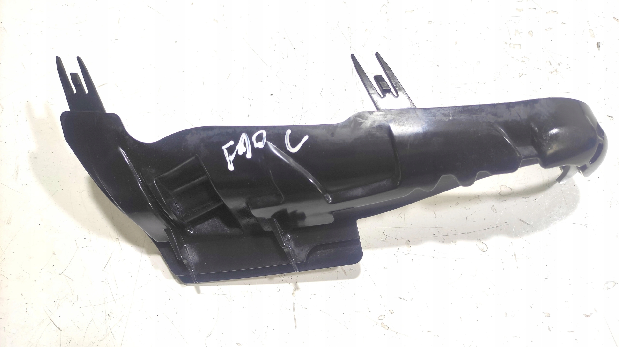 ŚLIZG UCHWYT REFLEKTORA BMW F10 F11 7240369