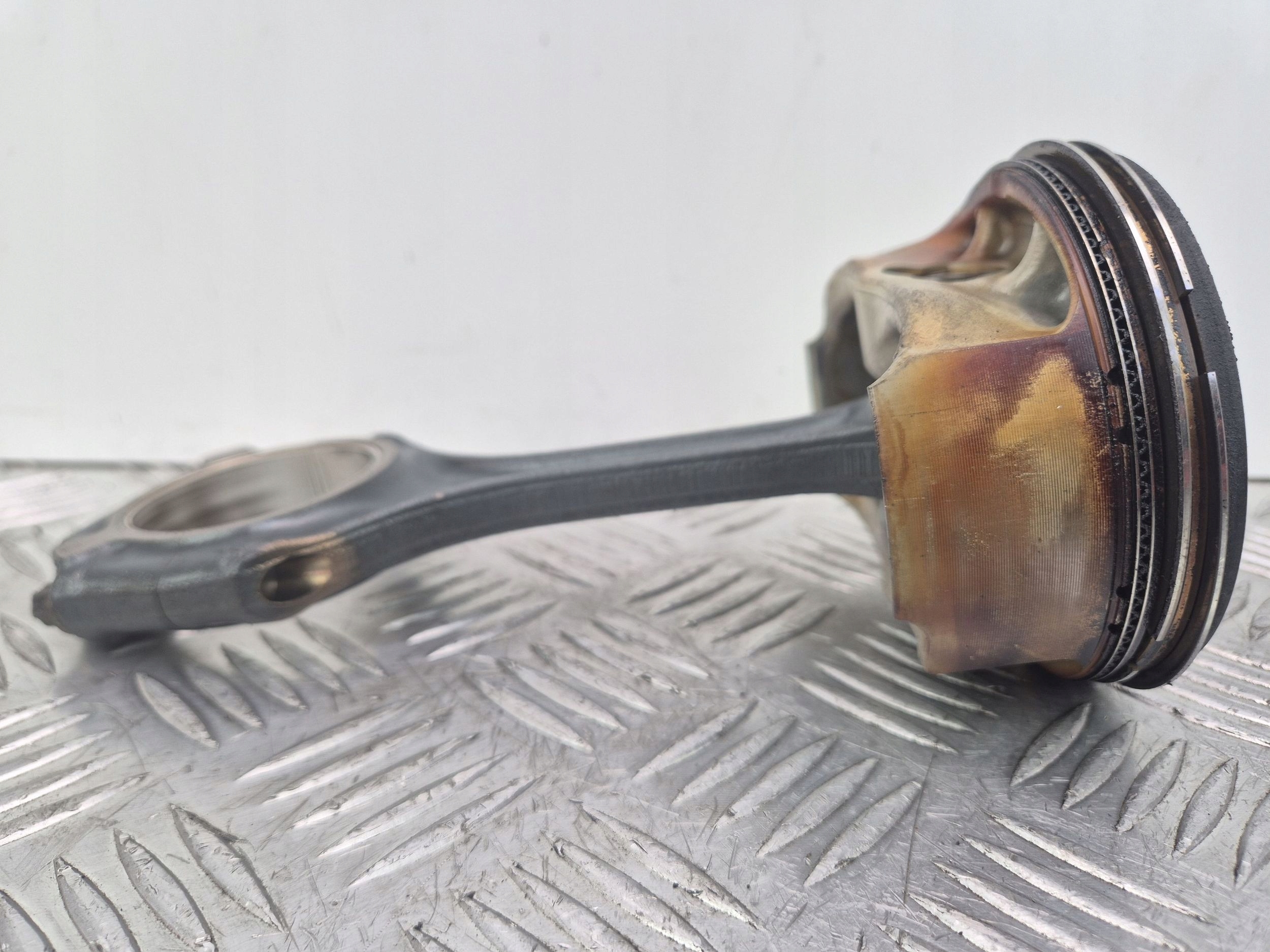M273.970 piston with connecting rod MERCEDES E500 W212 098106