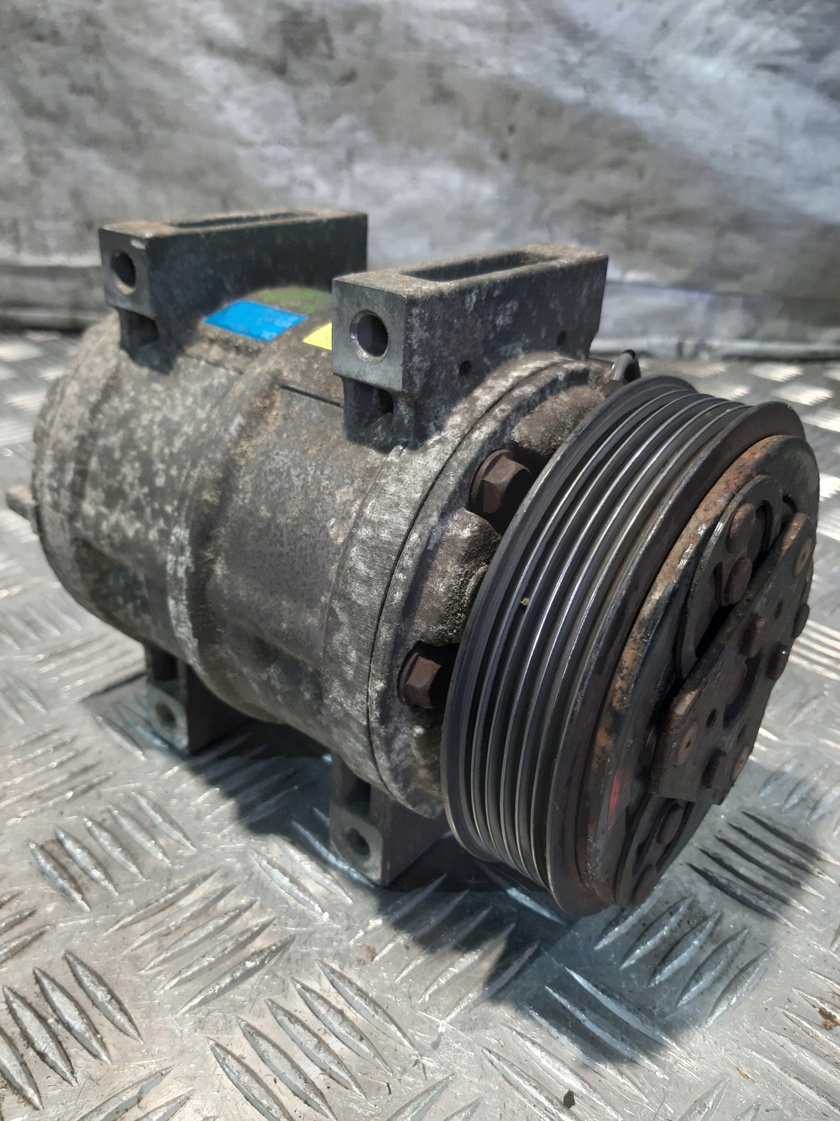 compressor; compressor of the air conditioning VOLVO S40 1.8B 30612681