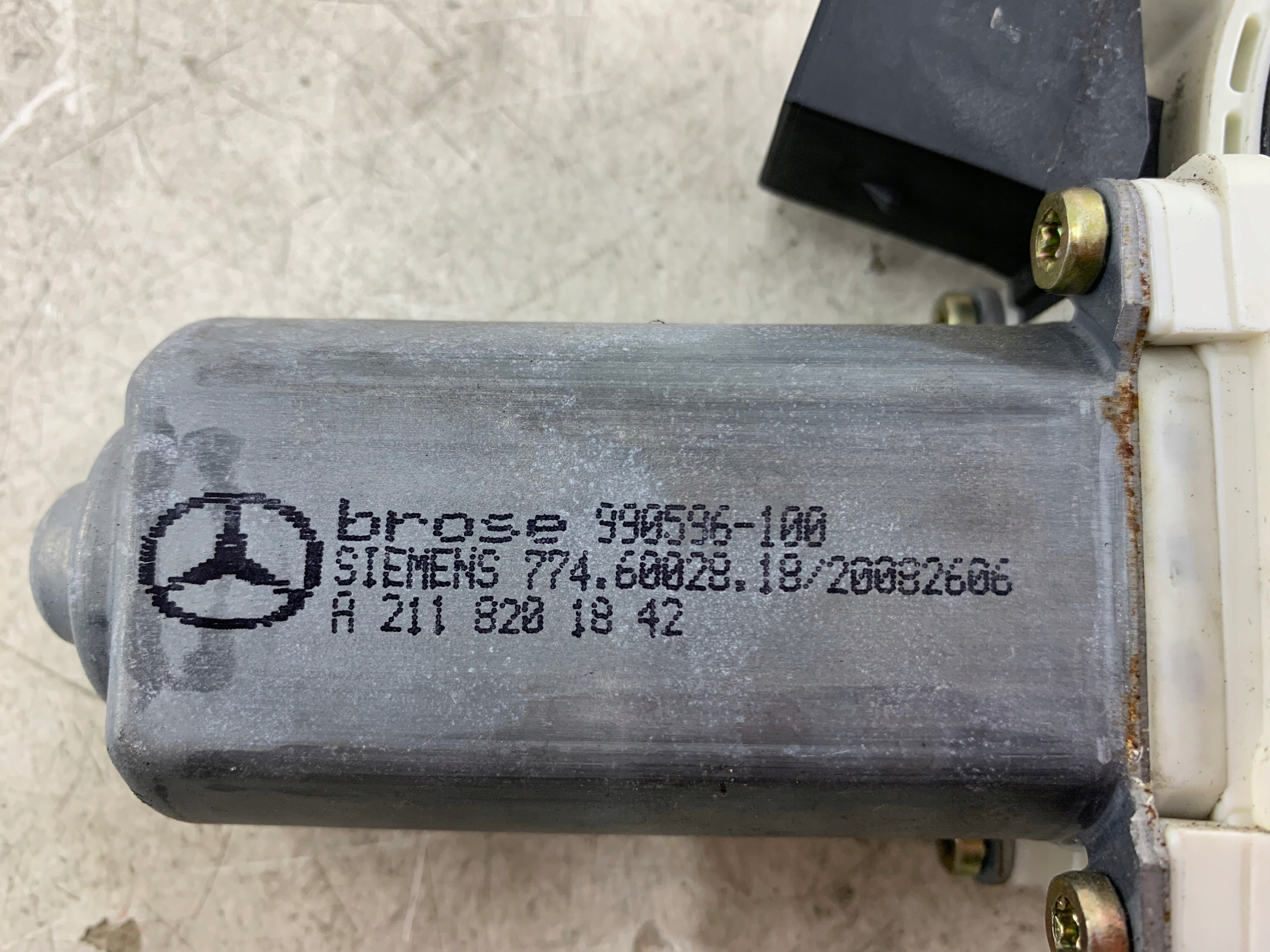 MERCEDES W203 mini motor windows left front A2118201842