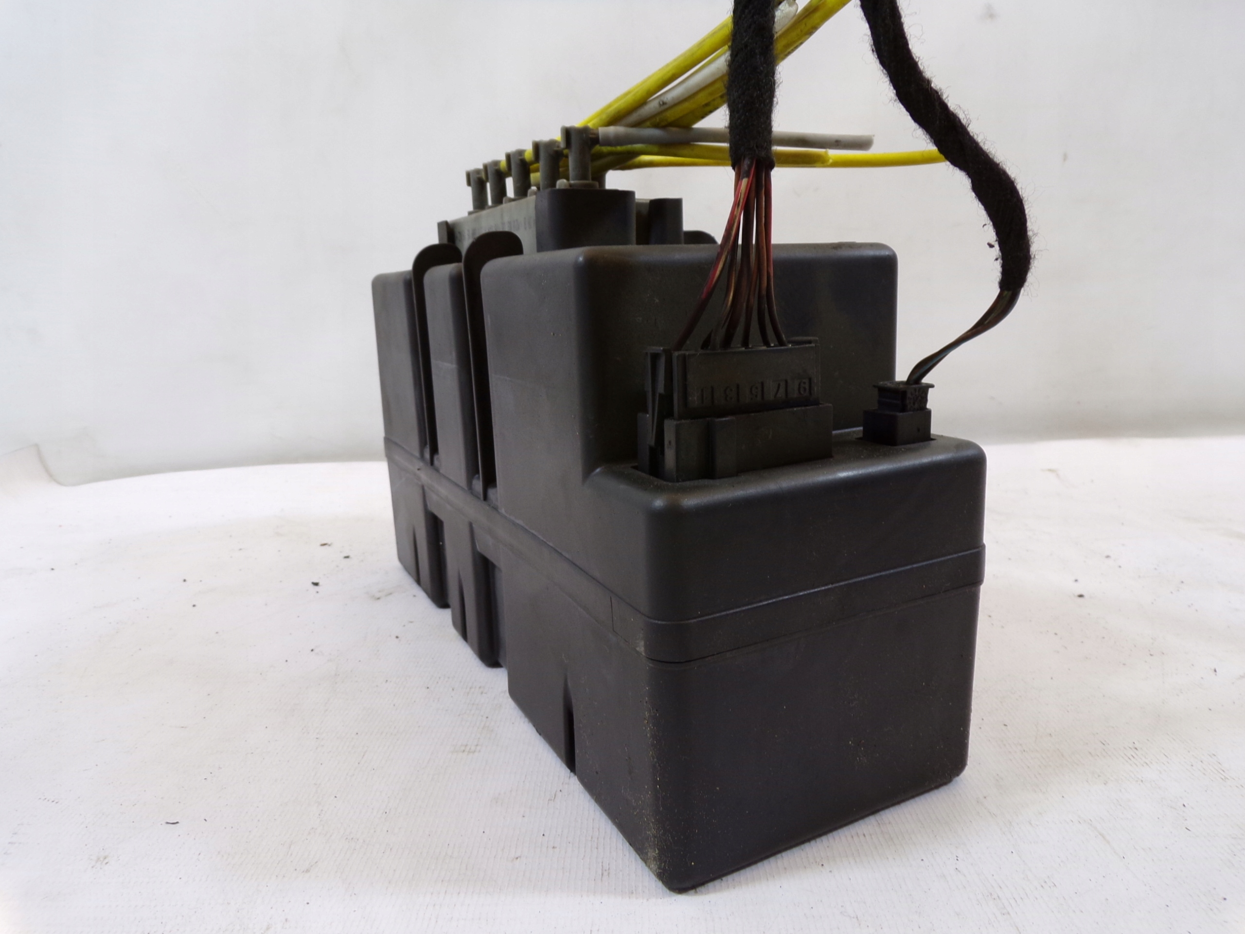 POMPKA CENTRALNEGO ZAMKA MERCEDES W220 2208000848 (1) Producent części Mercedes-Benz OE