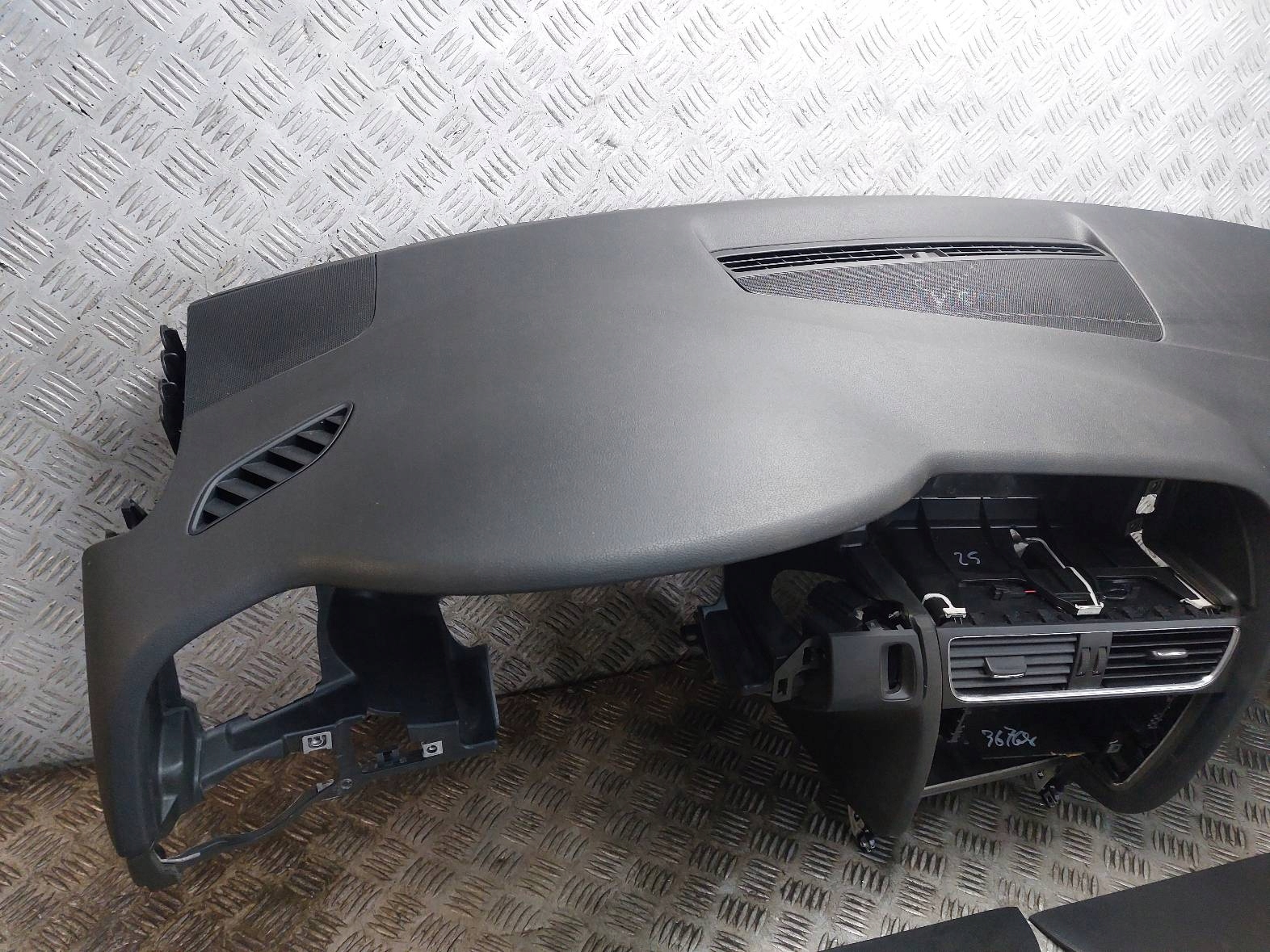 running board airbag POSTRZALOWY cockpit AUDI A4 B8