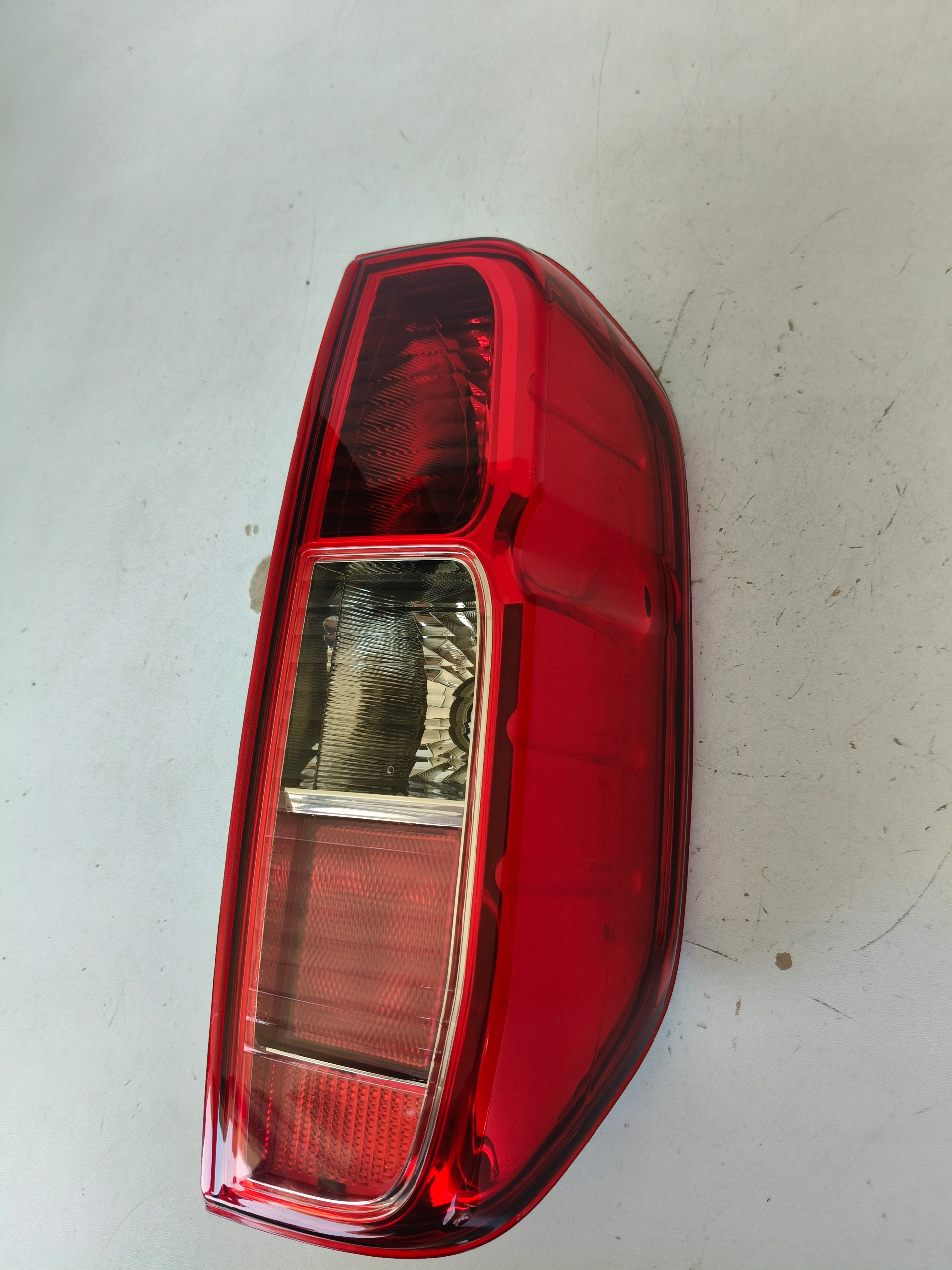 light right rear NISSAN NAVARA D23 16