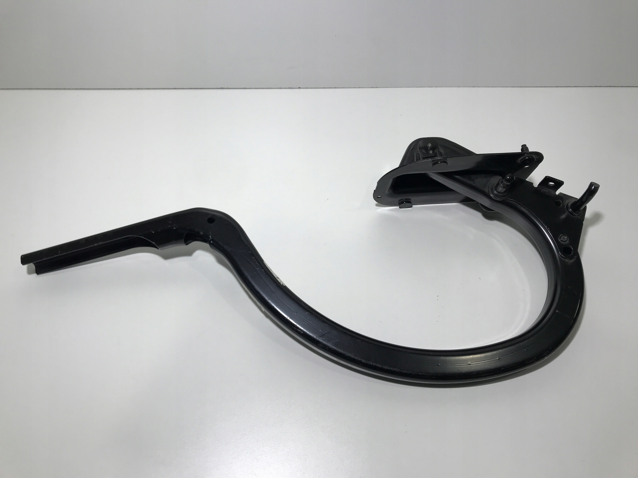 Петля крышки багажника BMW 5 F10 7204238 П