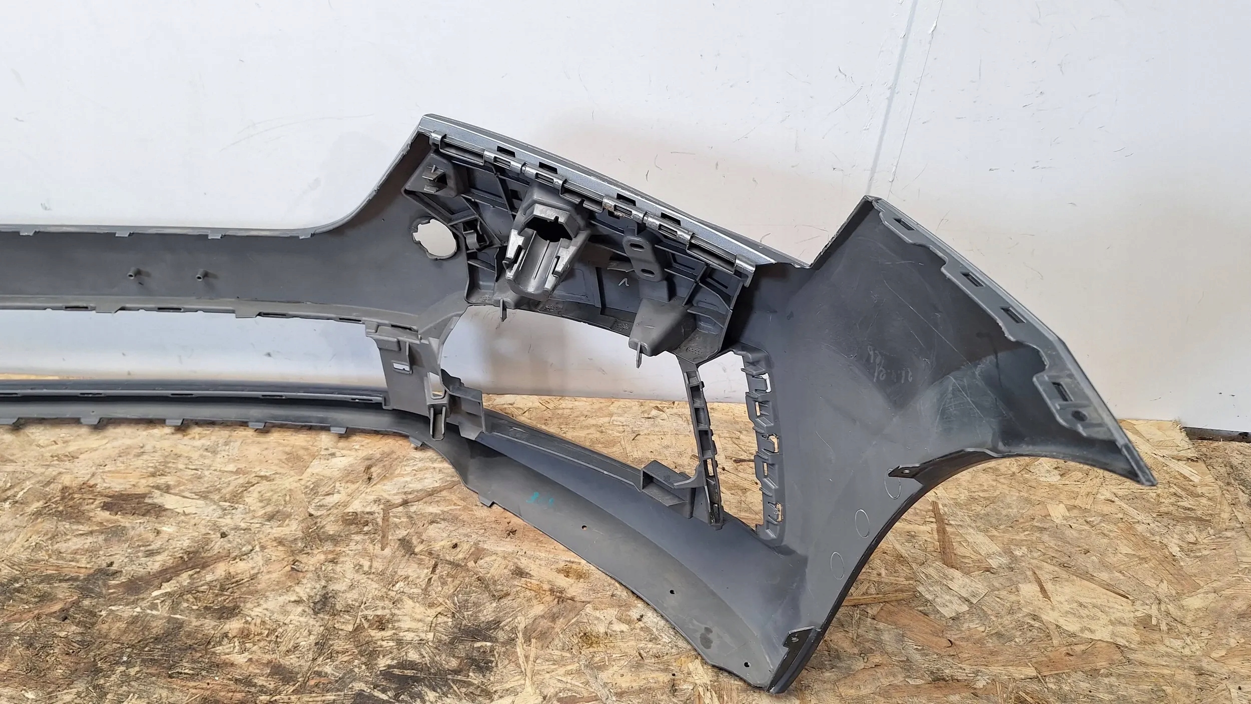 bumper front 657807221 Skoda Scala 19
