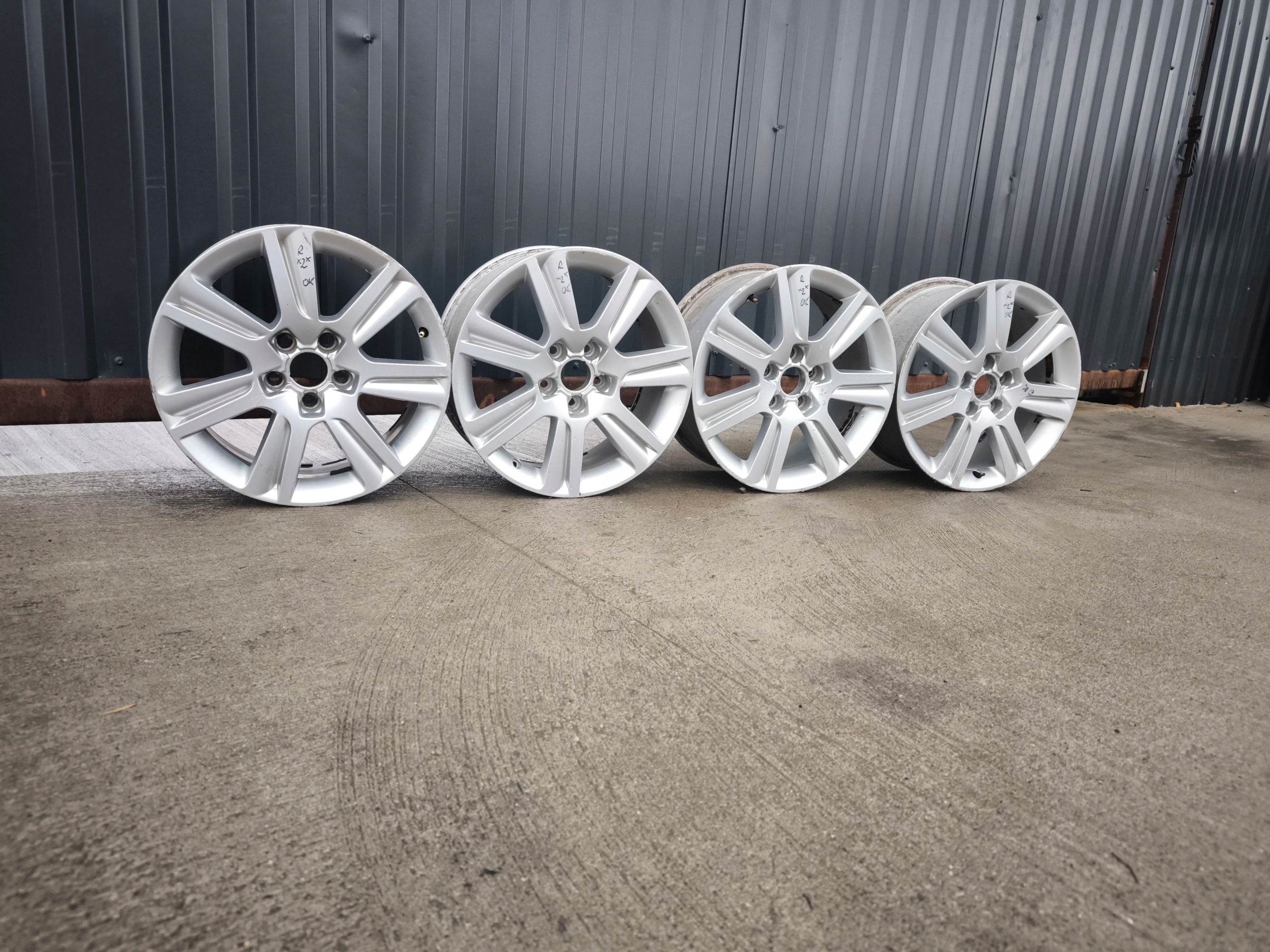disc discs VW AUDI A4 A5 A6 7.5J R17 ET45 8K0601025B R*2* KOMPLET PROSTE