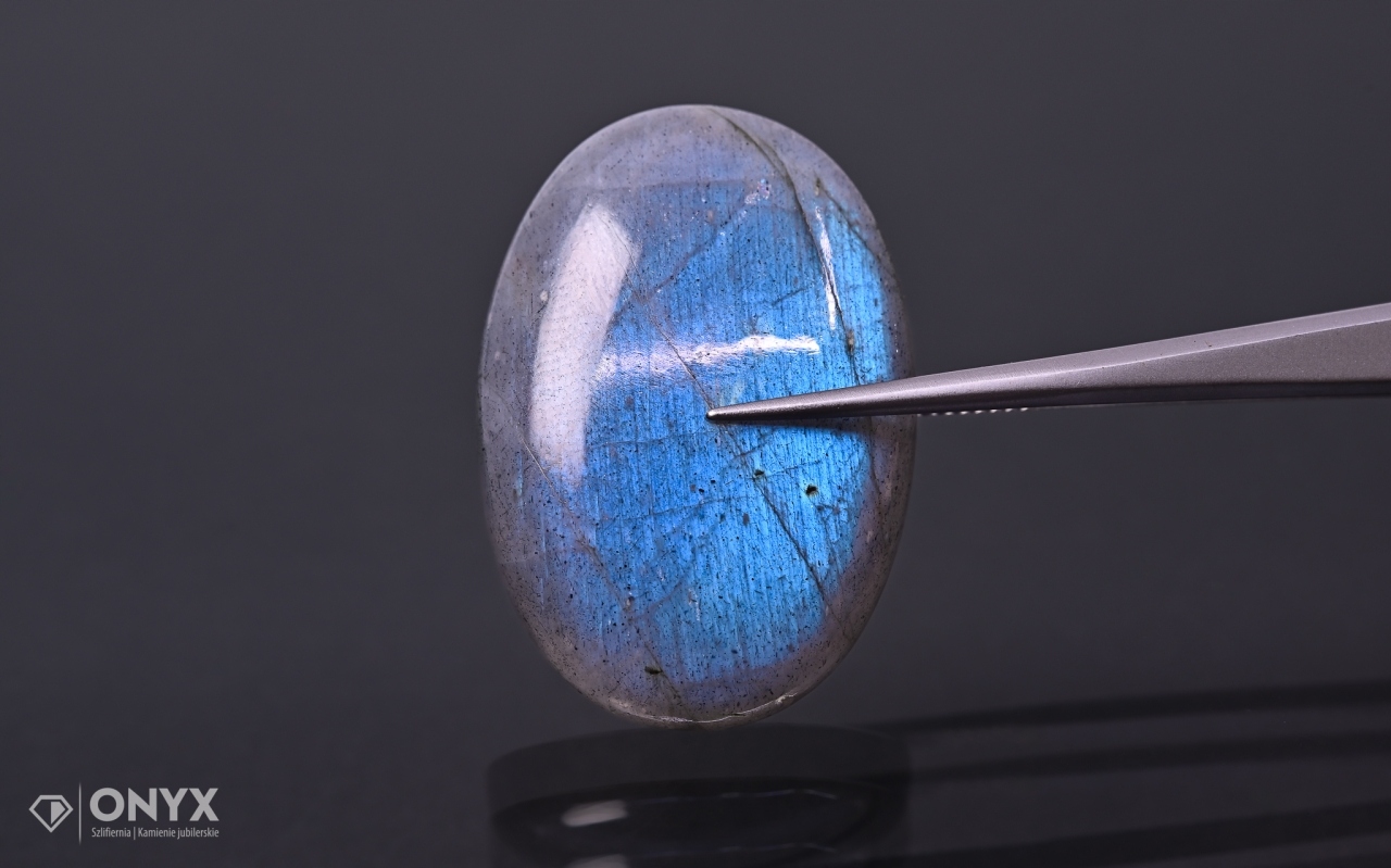 Labradorit kabošon ovál 34,5x24 mm