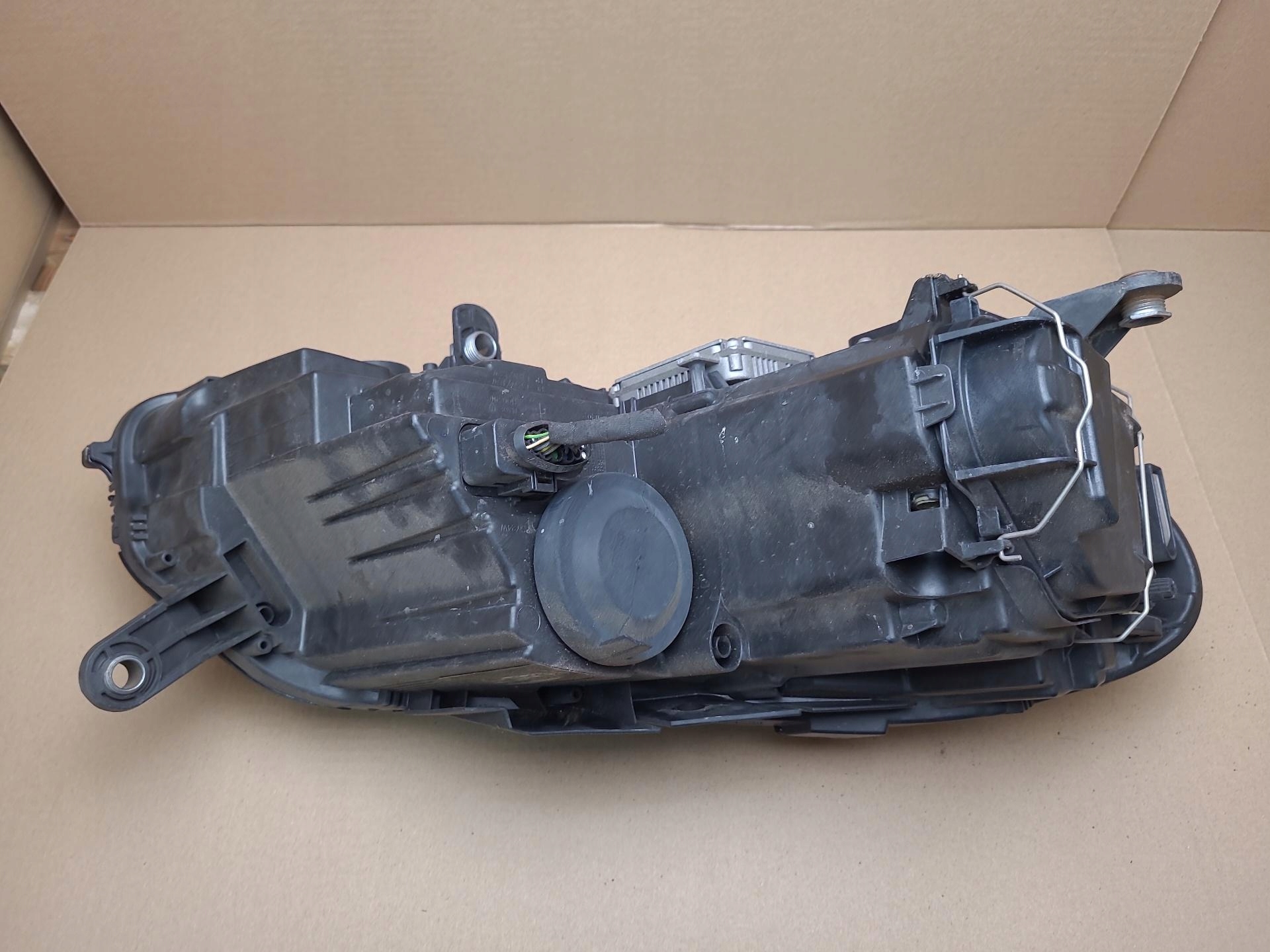 light front left side Volkswagen Passat B7 2011 3D0941329A