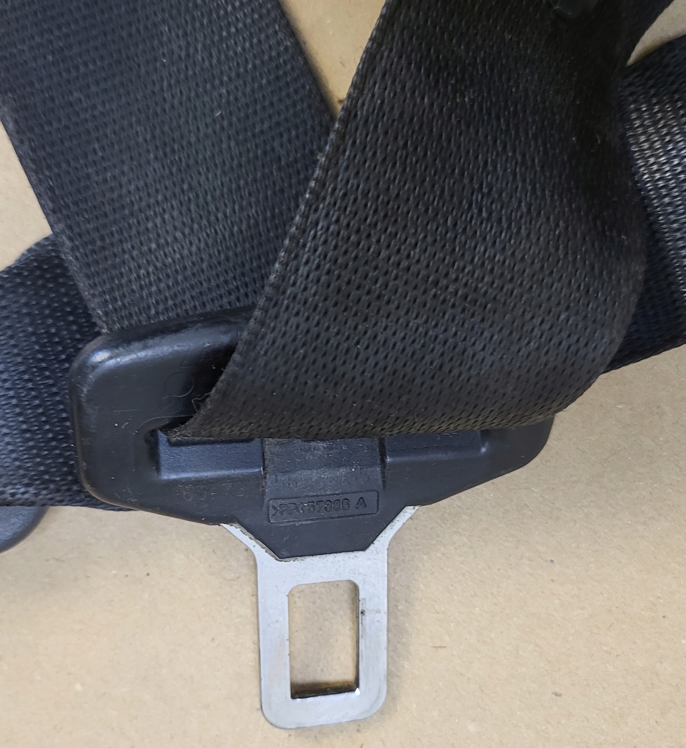 tension belt safety left front driver´s MERCEDES E W210 LIFT OE EU