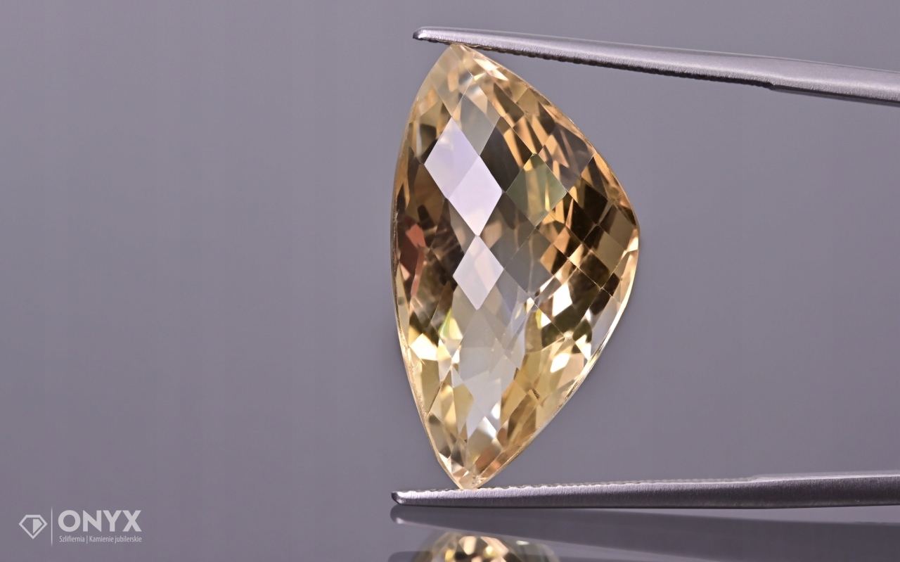 Citron fazetovaný nepravidelný 25x14 mm