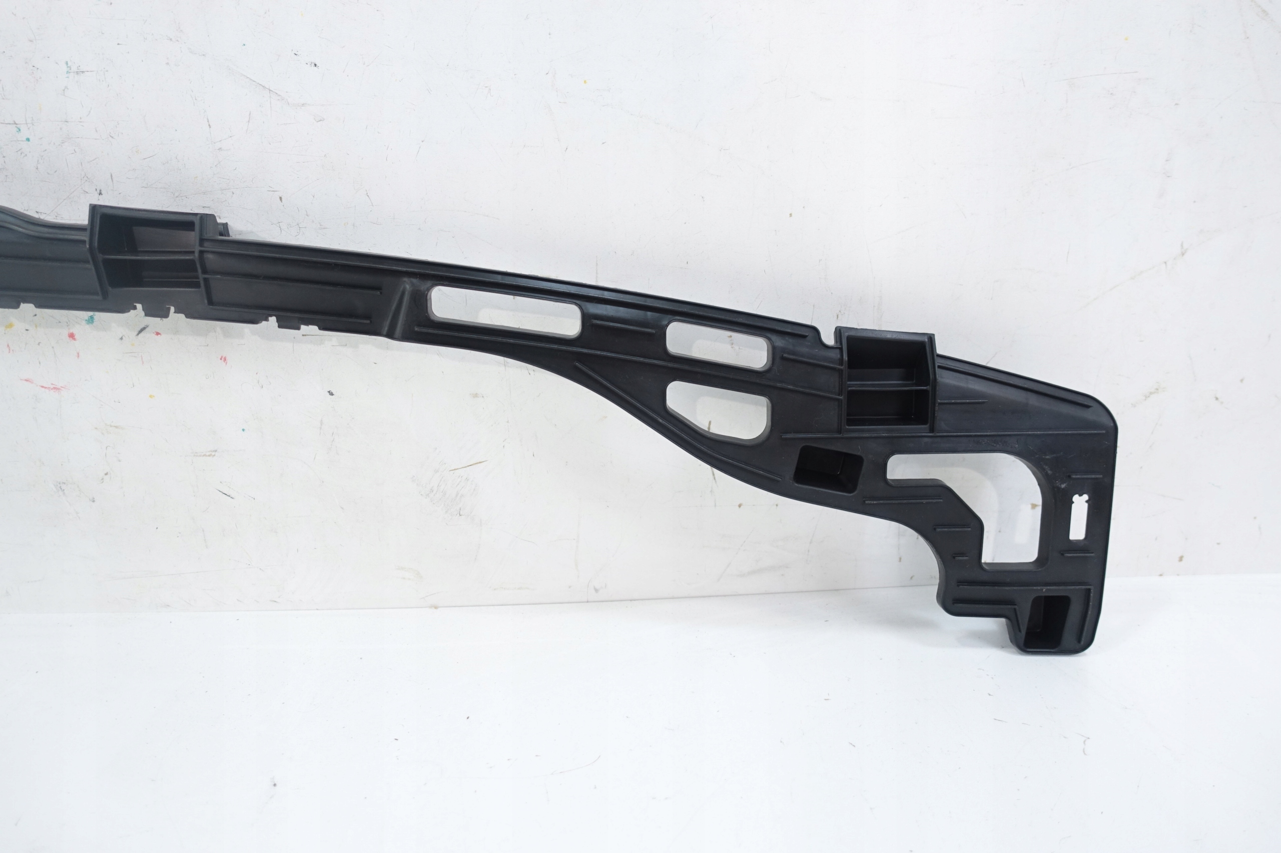 HYUNDAI KONA II EV 2023- Support Support plaque Pare choc Arrière DD847-28000