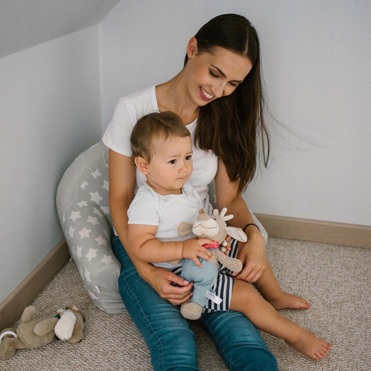 BABYONO ZABAWKA DLA DZIECI Z POZYTYWNKĄ I GRYZAKIEM PIES OGRODNIK 1124/01 Wysokość produktu 39 cm