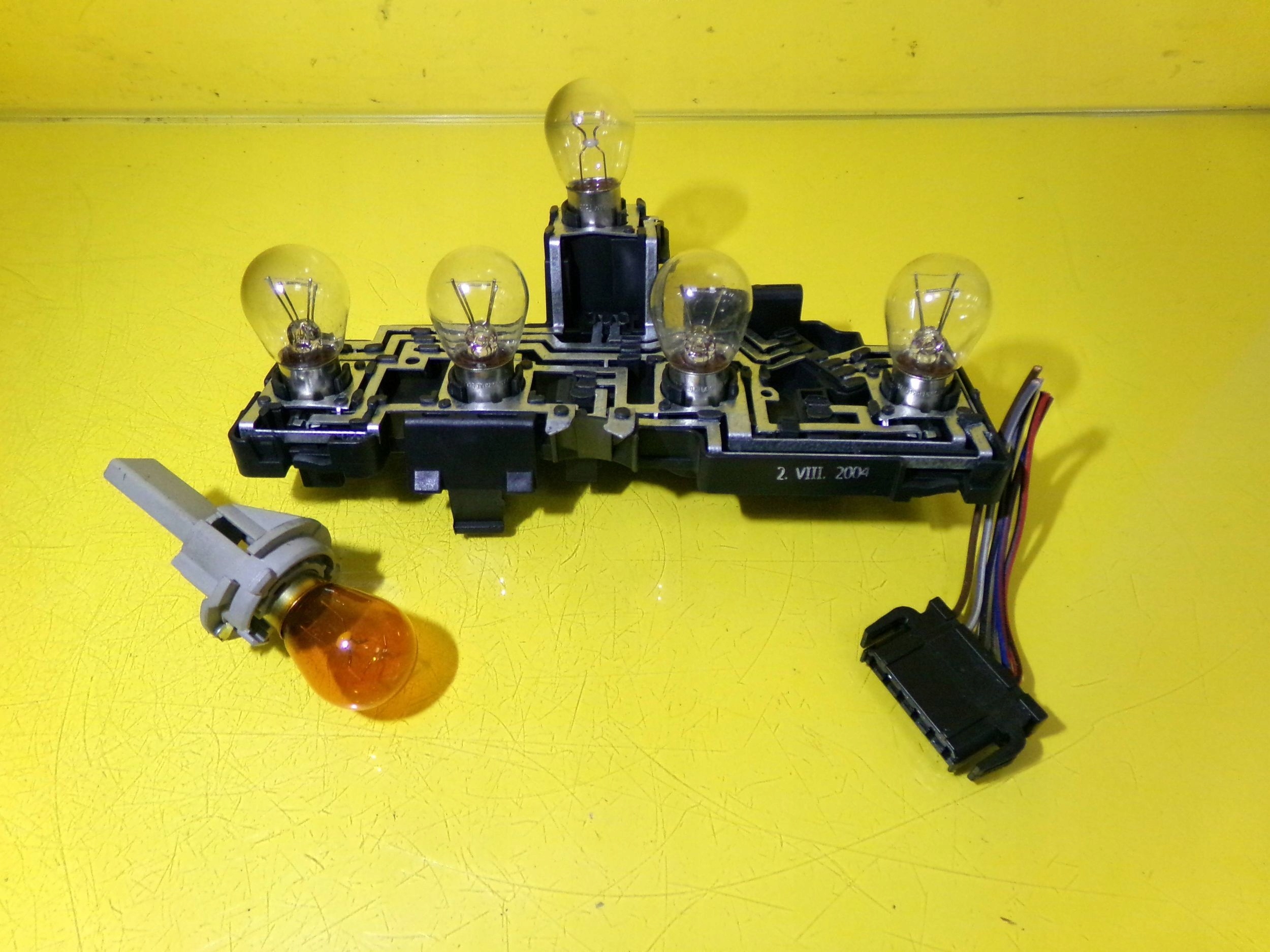 WKŁAD LAMPY LEWY TYŁ VW PASSAT B5 LIFT 3B9945257B NR955