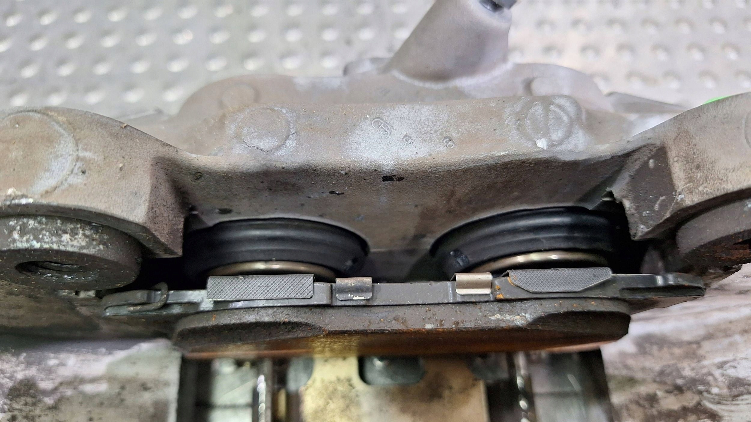 caliper brake left front MERCEDES GLC W253 360MM