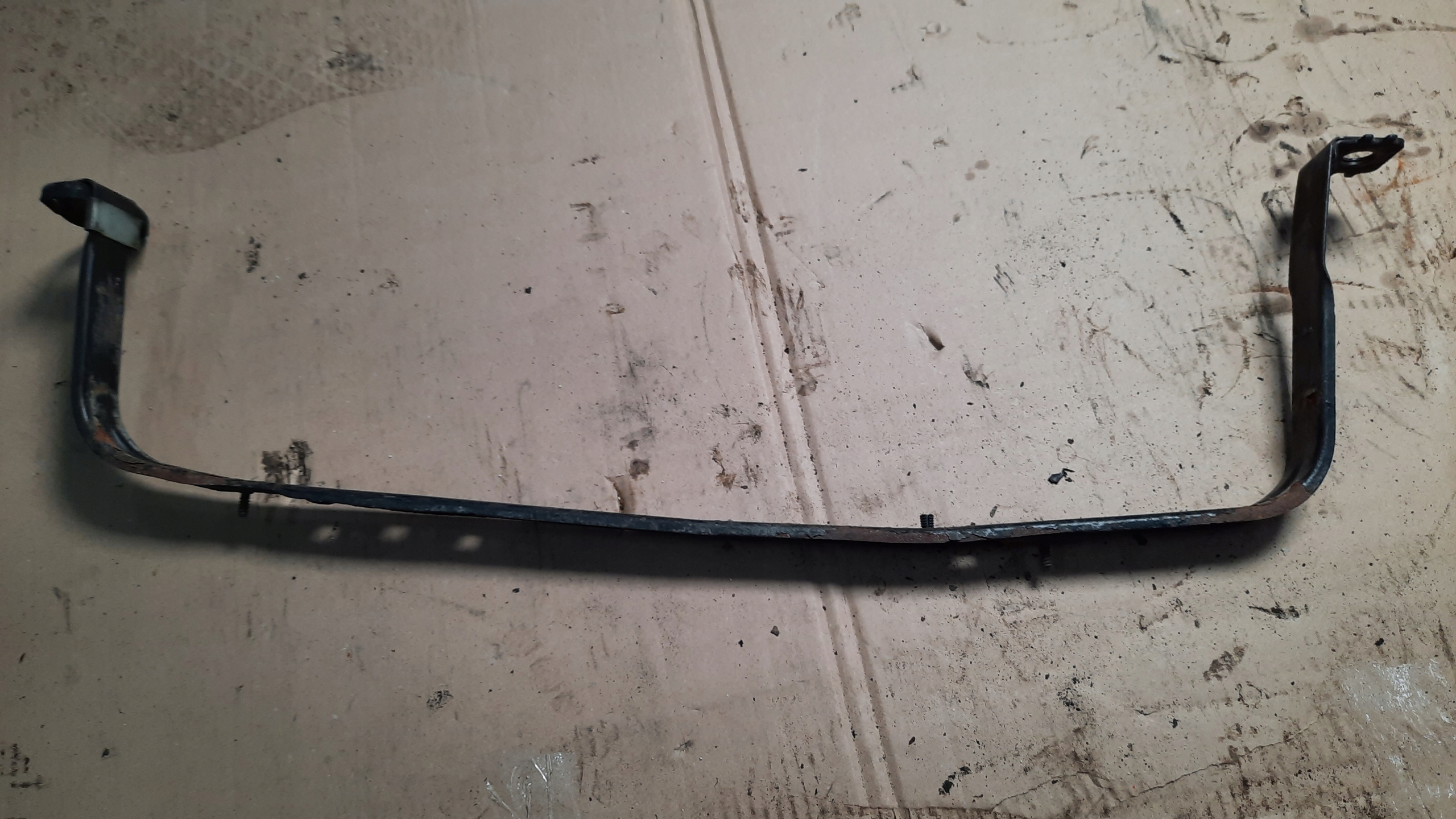 Решетка радиатора VOLVO C30 2.0 HDI