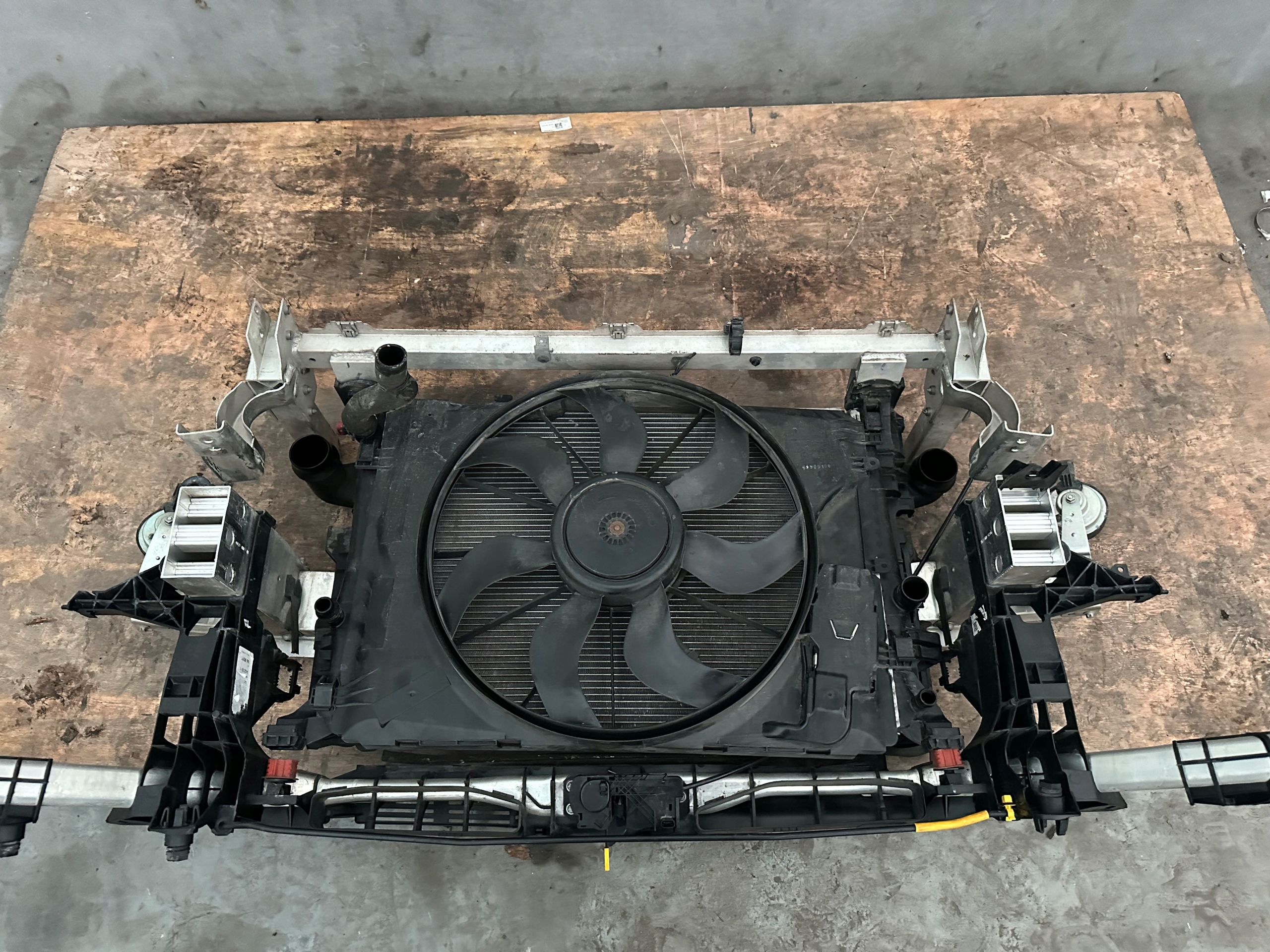 MERCEDES W246 B KLASA LIFT support panel for radiators radiator DEMONTAZ