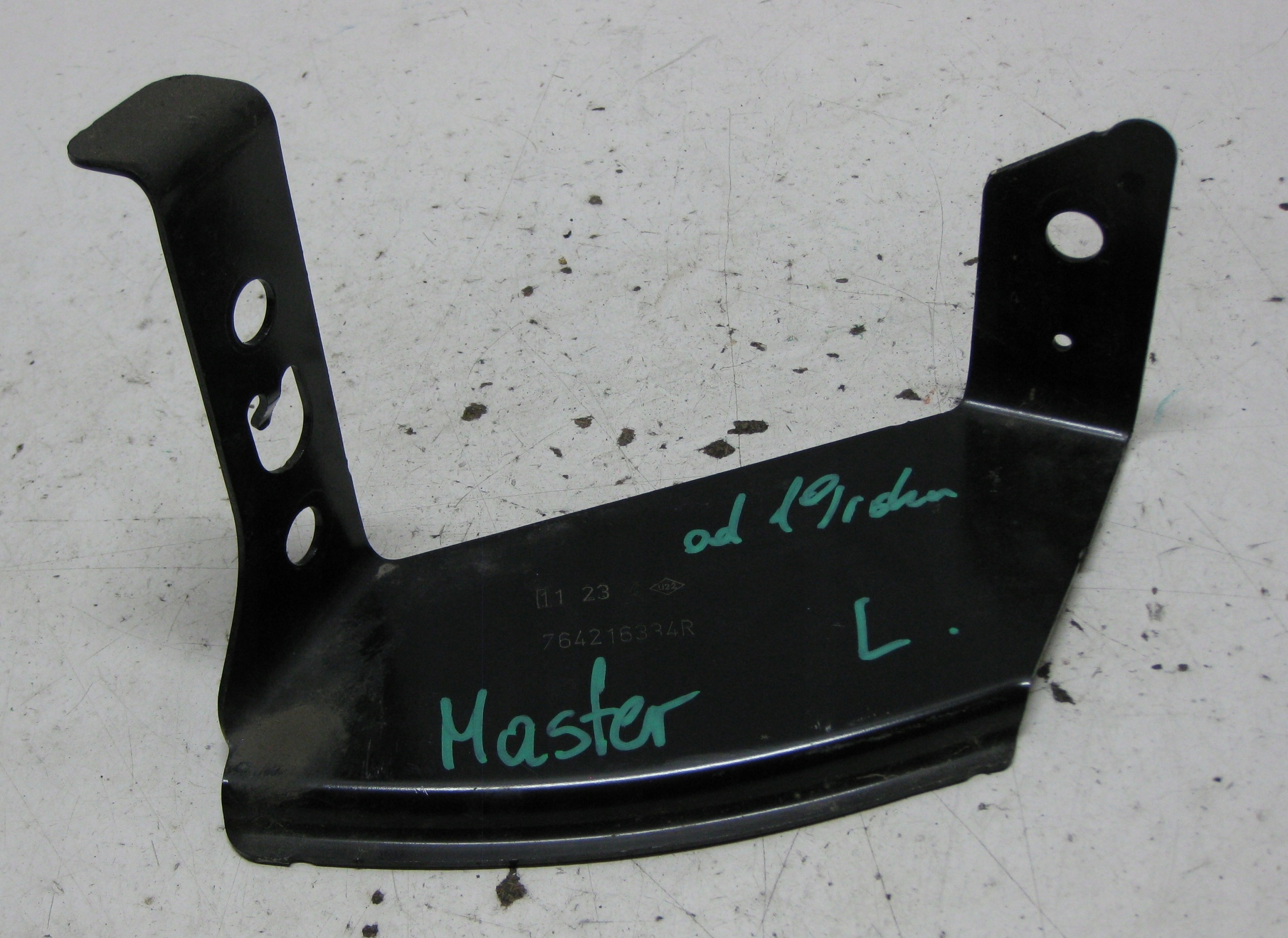 RENAULT MASTER III left holder of a bumper front 764216334R
