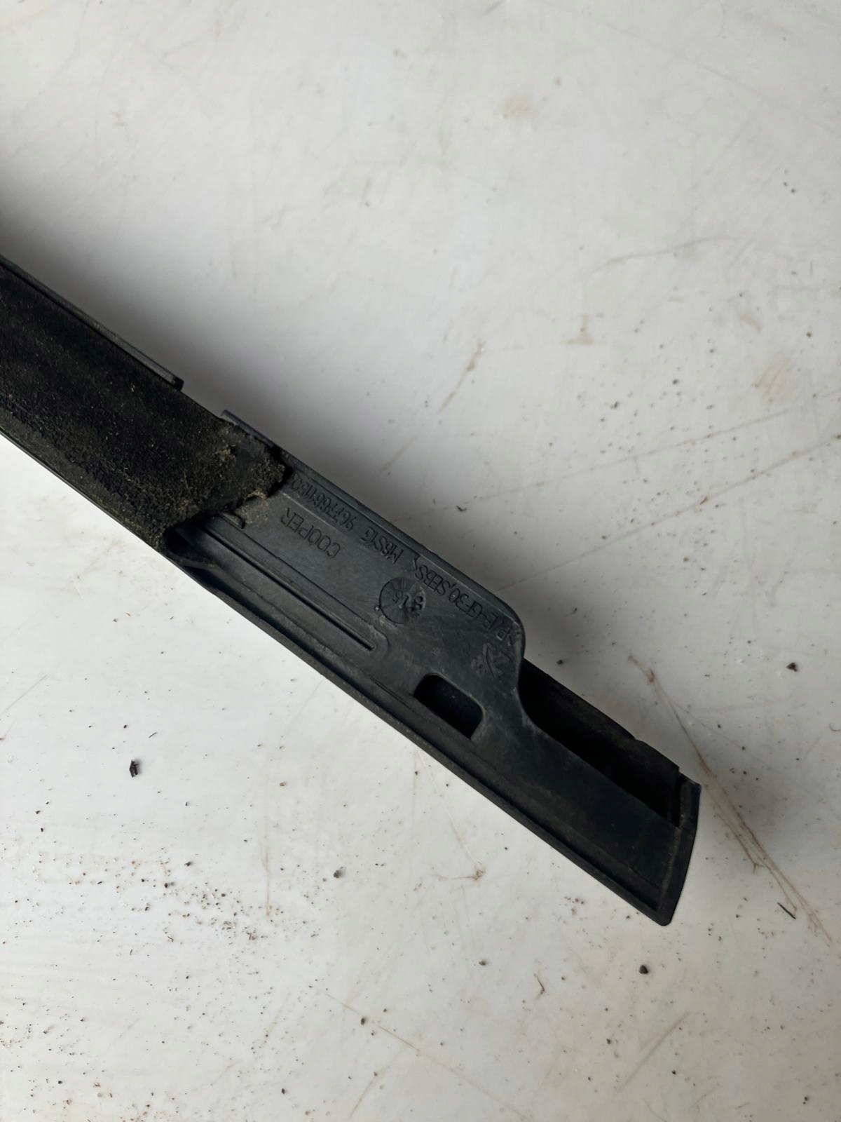 moulding dust door PEUGEOT 308 T9 left front CHROM