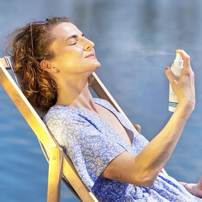 Glow Up Face & Body MGIEŁKA DO TWARZY CIAŁA NAWILŻAJĄCA ODŚWIEŻAJĄCA 150 ml Rodzaj mgiełka