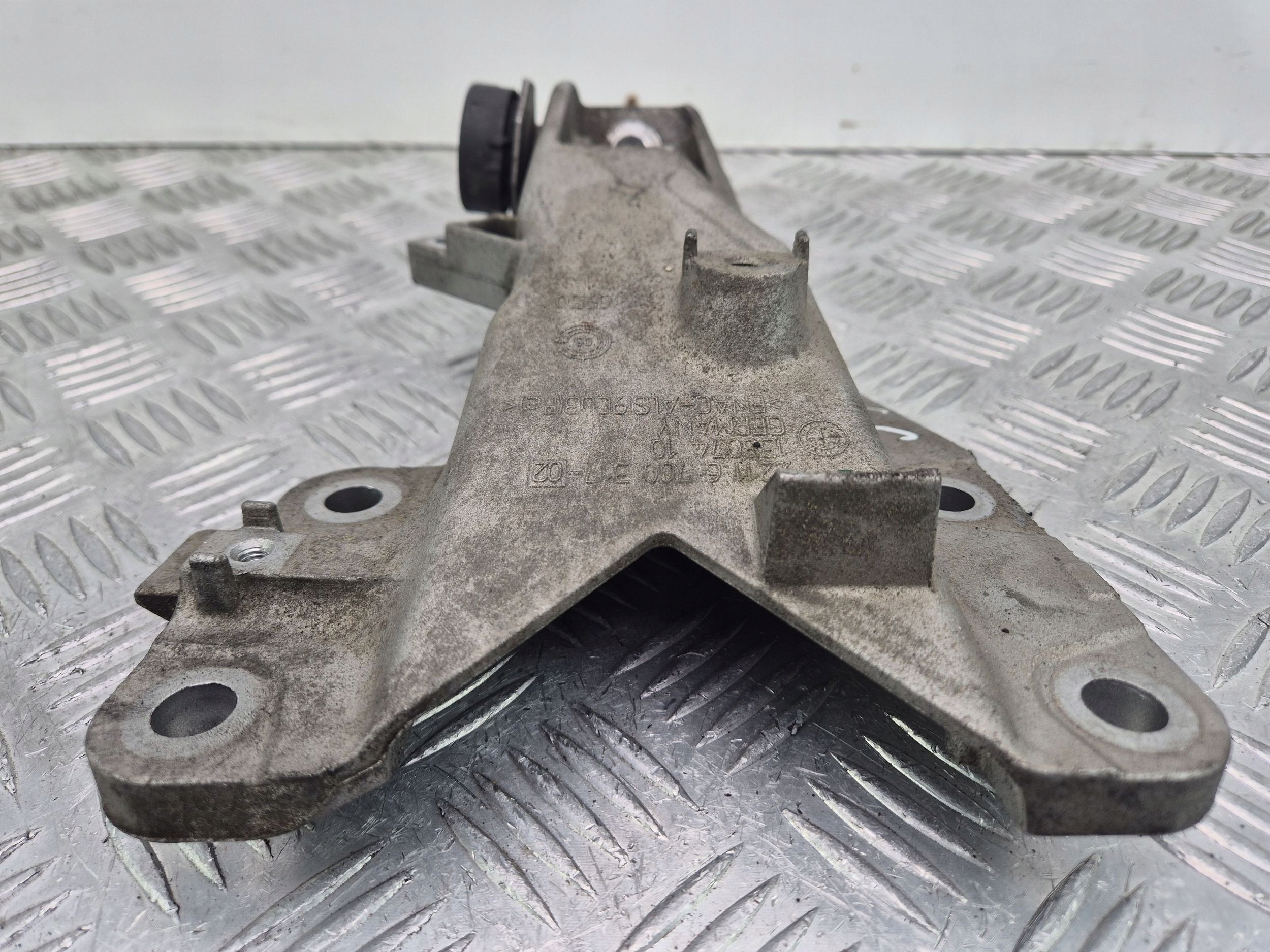 engine mount BMW 3 E91 335xi 6760317 N54B30A