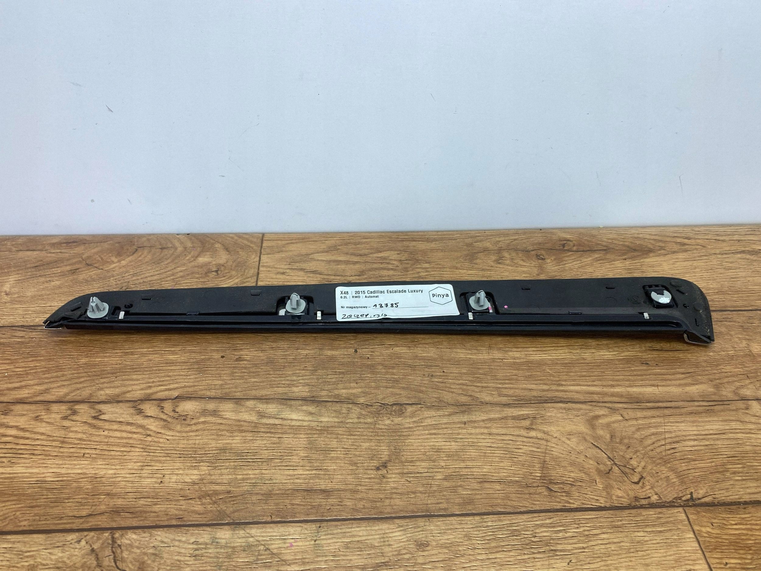 moulding door tylnych Cadillac Escalade IV 2015+