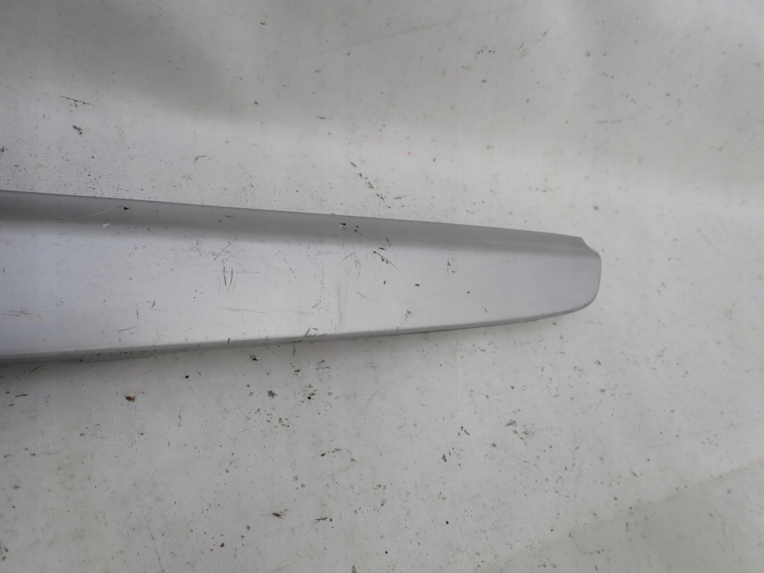 MERCEDES E-class W210 moulding cap bonnet rear part