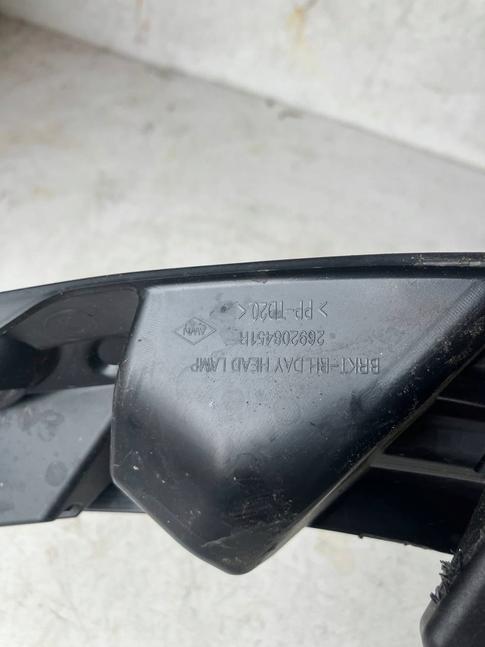 bumper bracket right front RENAULT ARKANA LIFT 269208451R
