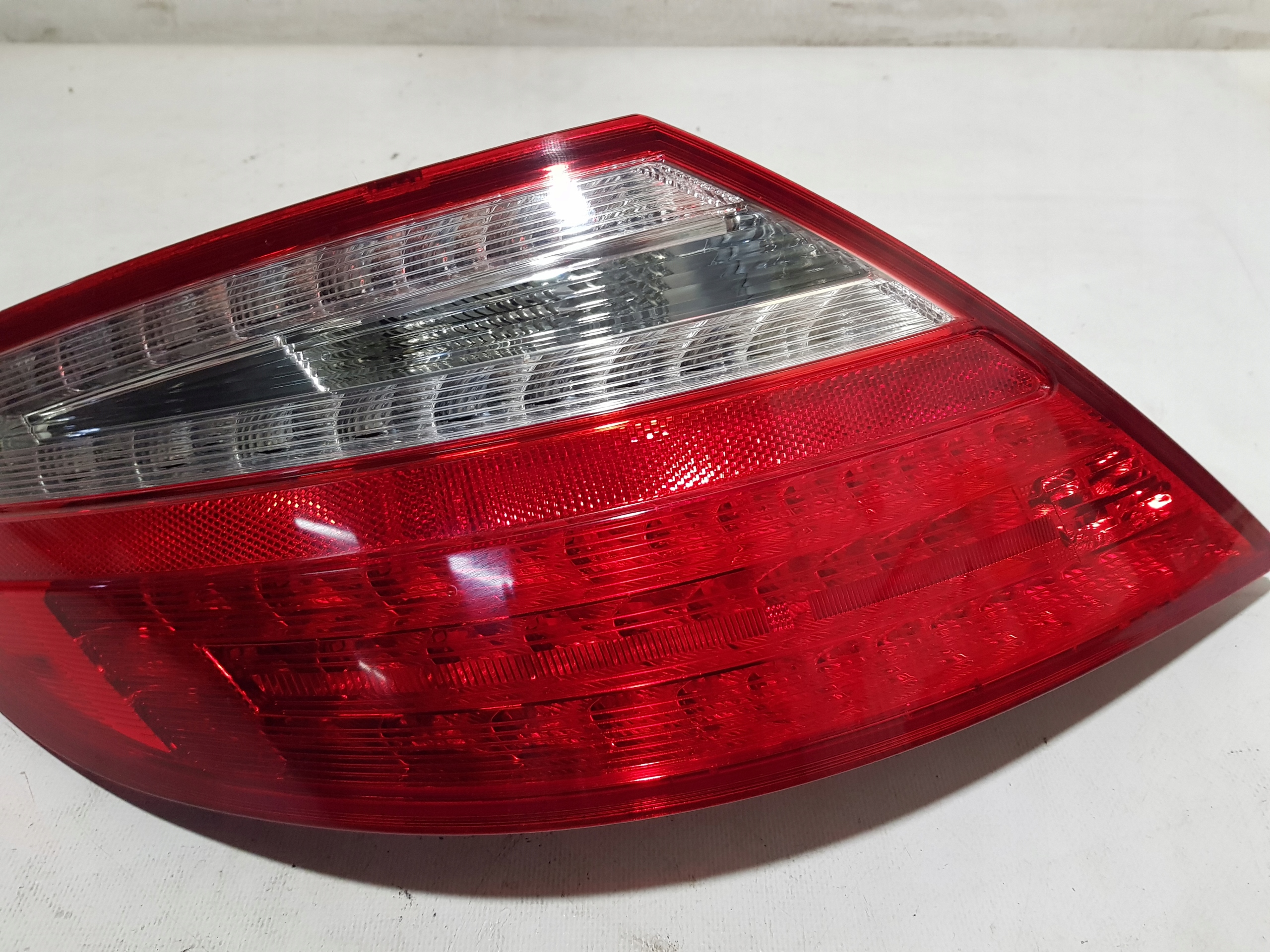 MERCEDES SLK R172 W172 left rear part light left rear