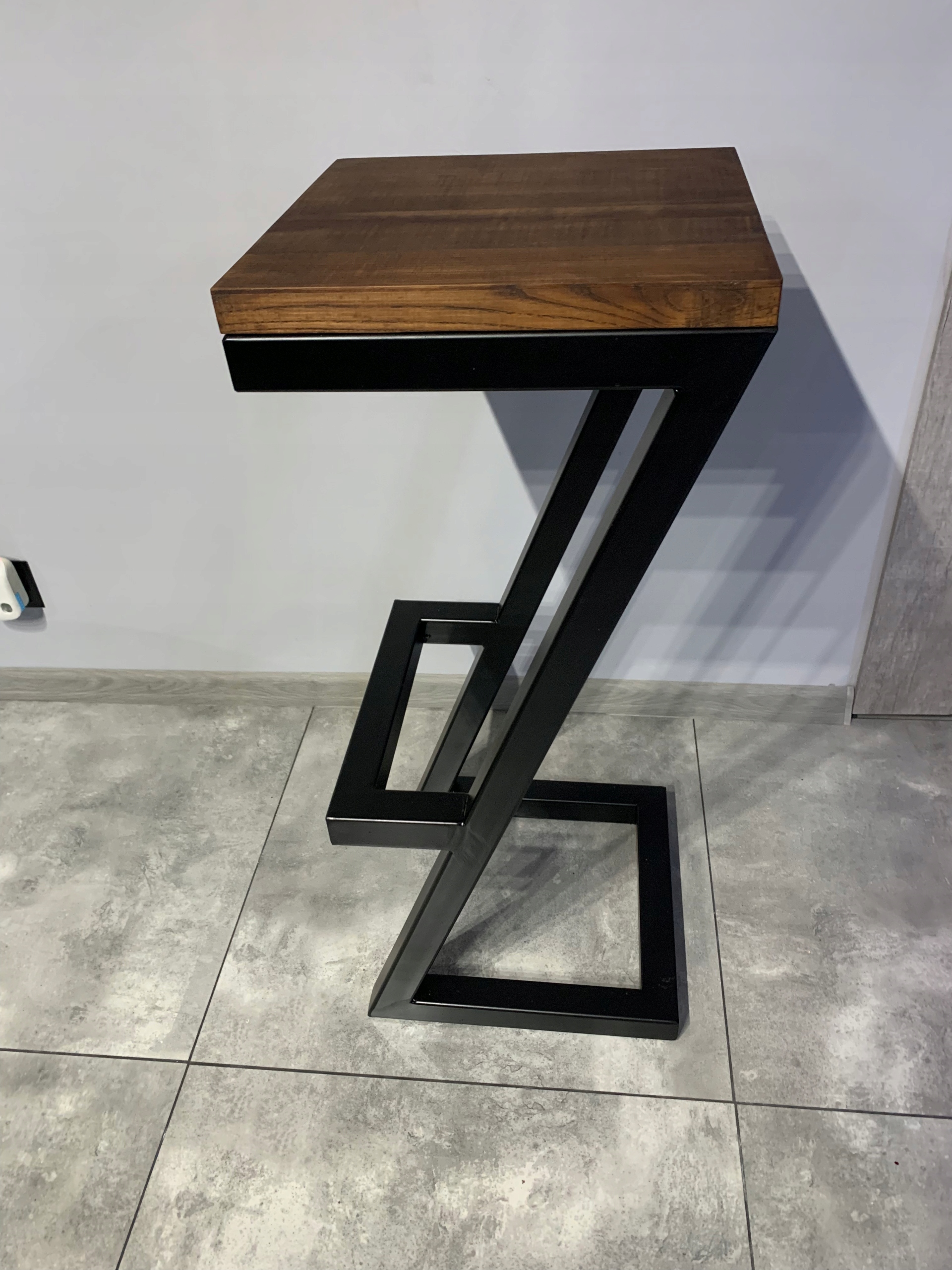 Hoker Loftowy Materiał siedziska drewno