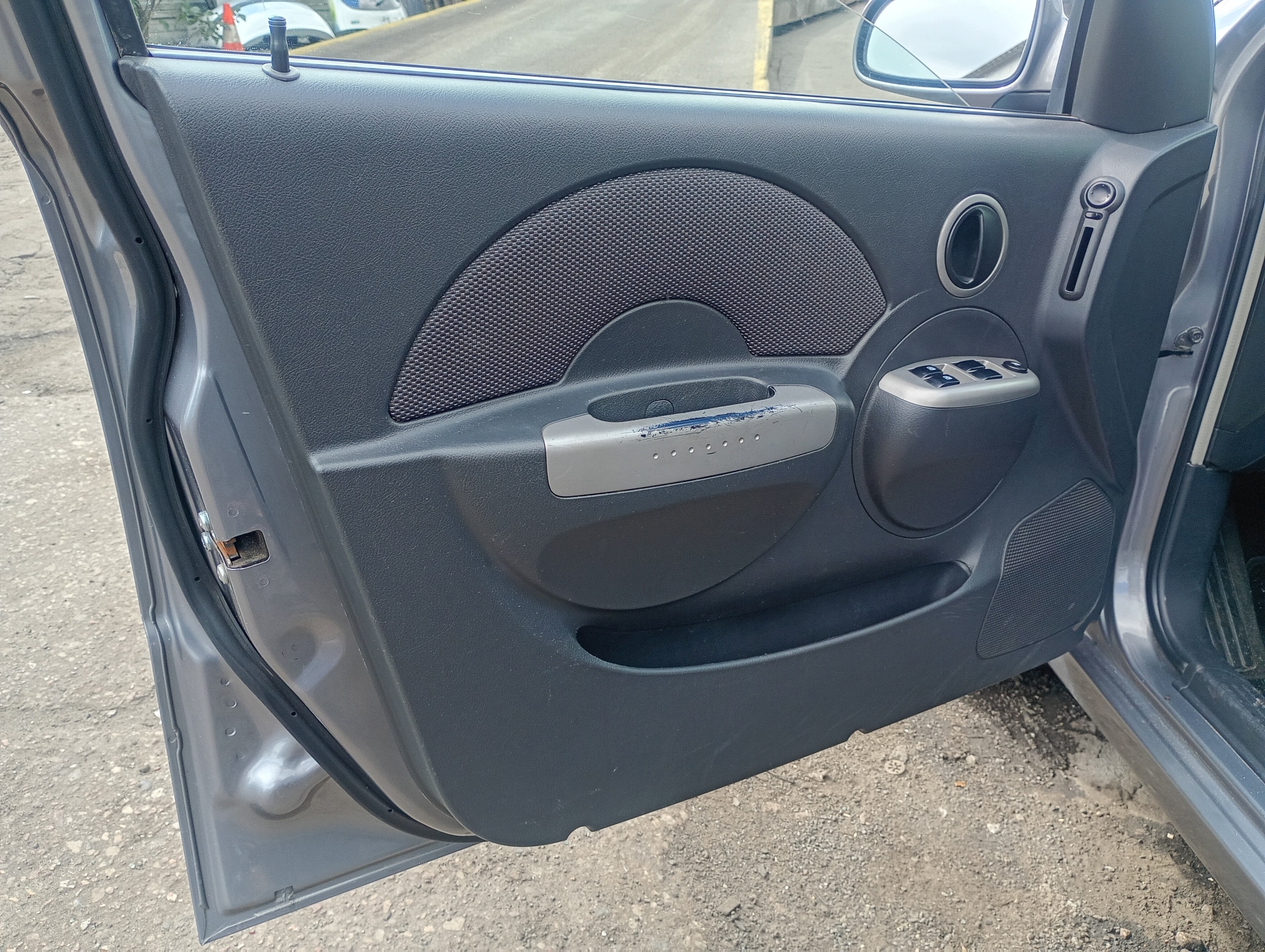 upholstery side left front Chevrolet Kalos T255 08