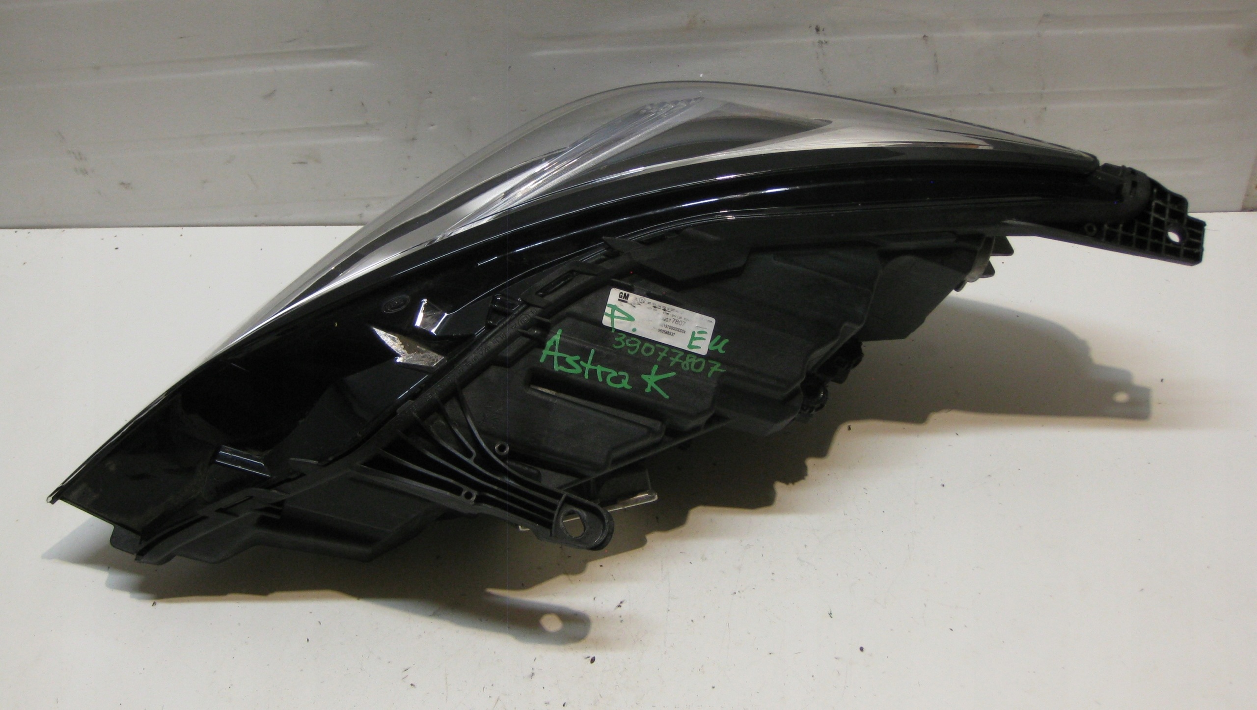 OPEL ASTRA K V KOMBI 17R REFLEKTOR light front right FULL LED 39077807