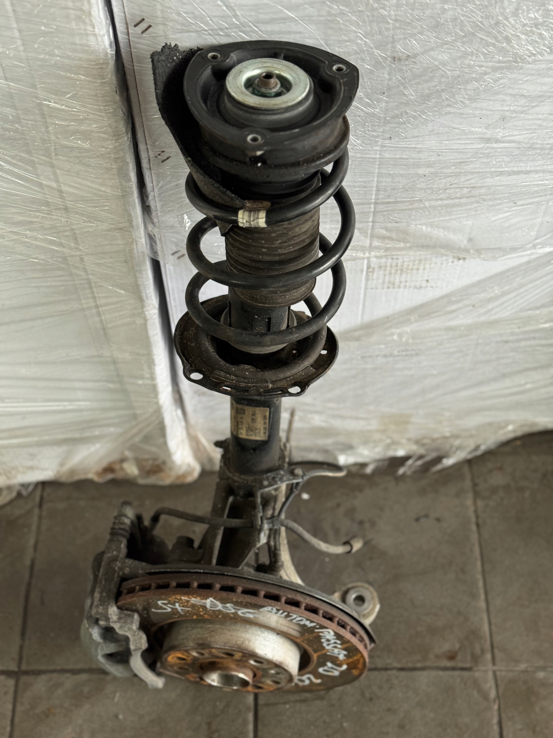 MCPERSON swing left front VW PASSAT B8 2.0 DSG EU complete (2018)